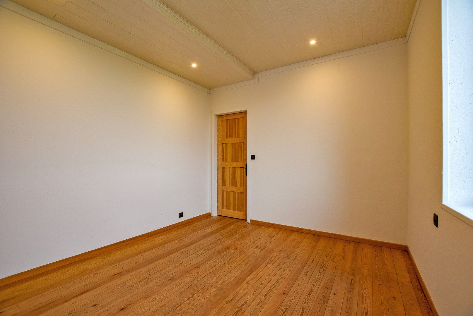 Gerenoveerde rijwoning te huur op 273m² met 3 slaapkamers te Adinkerke (De Panne)!  foto 11