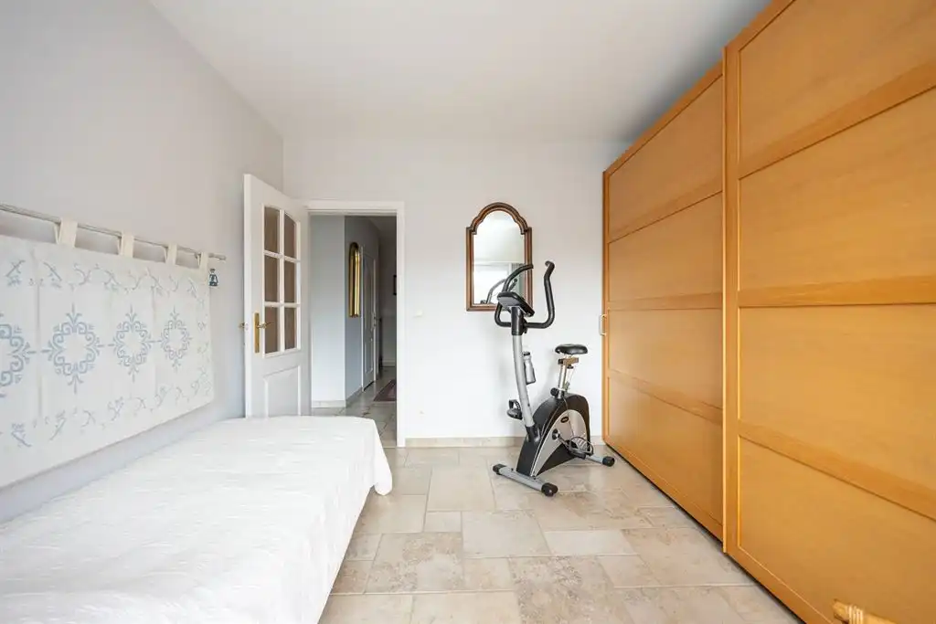 Groot hoekappartement met bijzonder veel lichtinval op de 2e verdieping foto 11