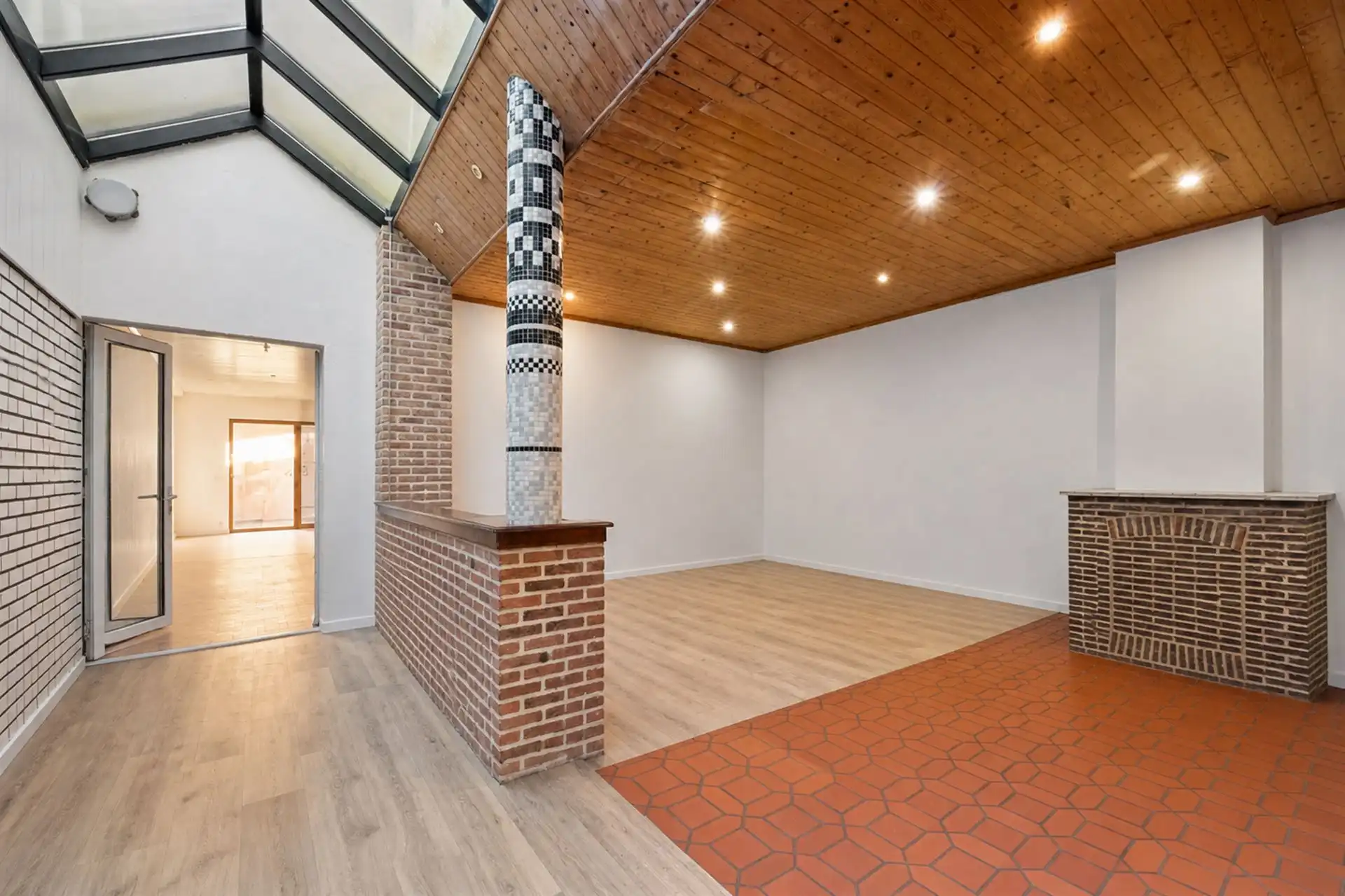 Grote karakterwoning met 5 slaapkamers en dakappartement. foto 8