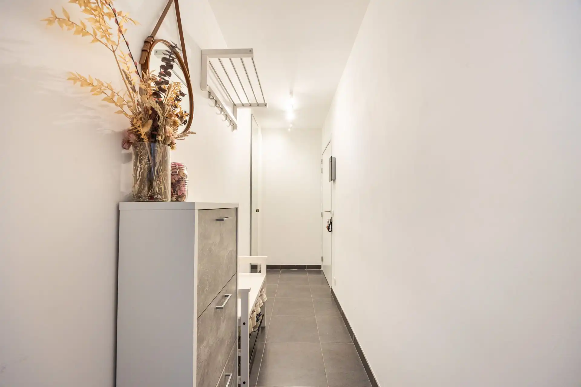 Modern appartement met zonnig terras en autostaanplaats! foto 2