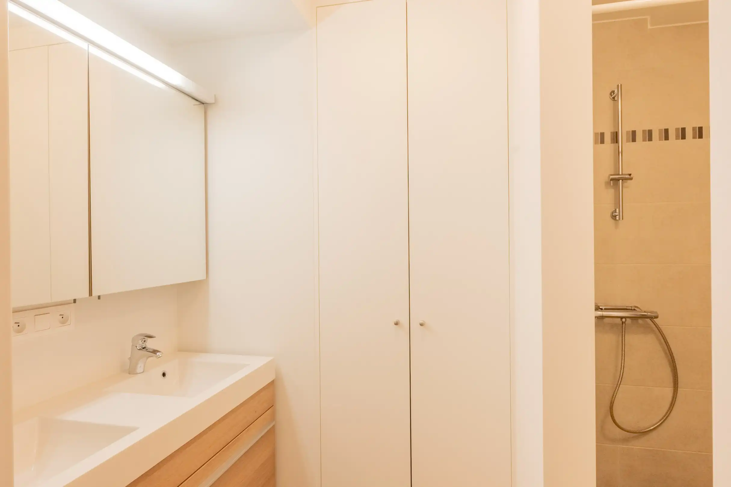 Prachtig appartement mét garage te Westkapelle foto 11