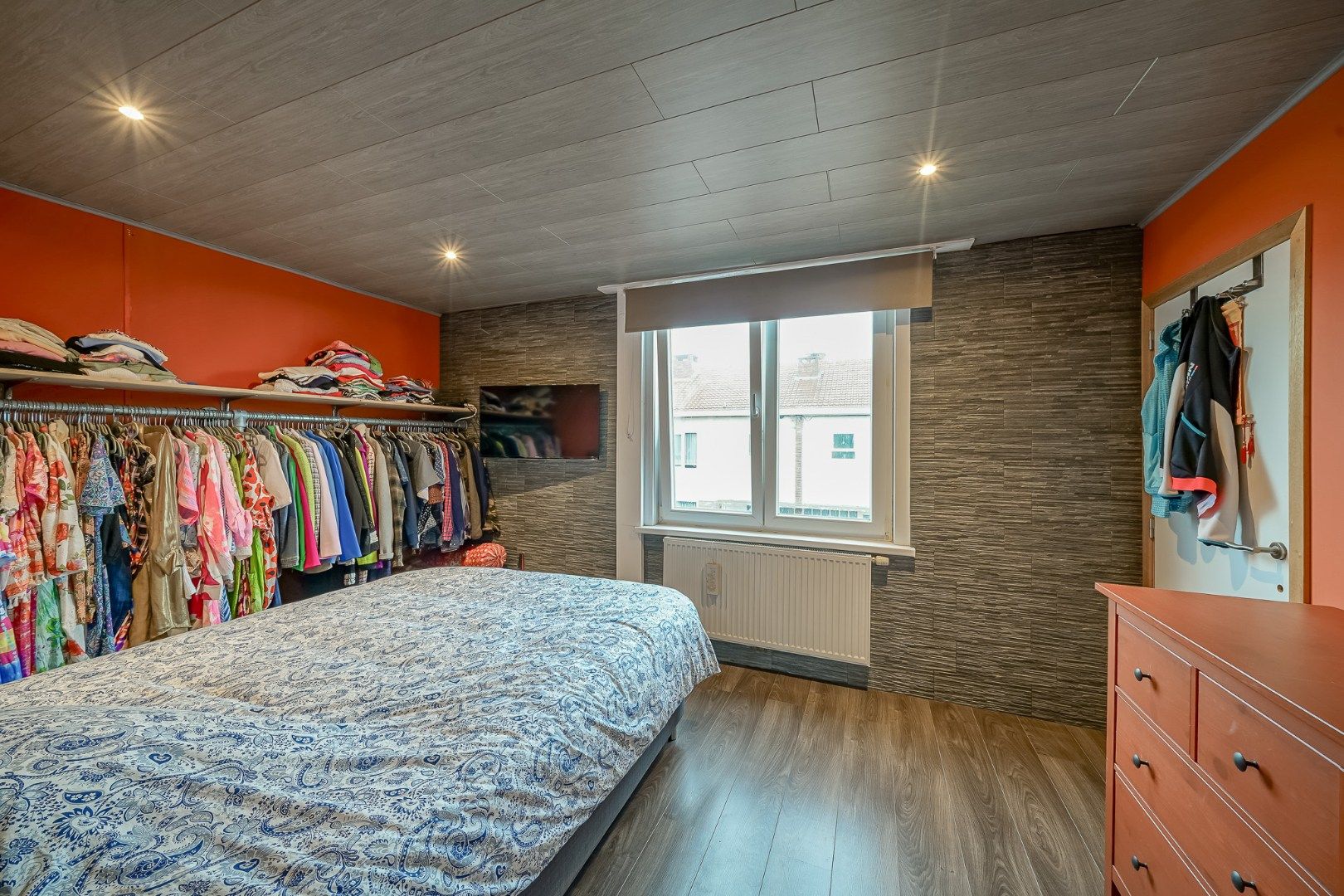 Instapklare woning met uitweg achteraan in Oostende foto 11