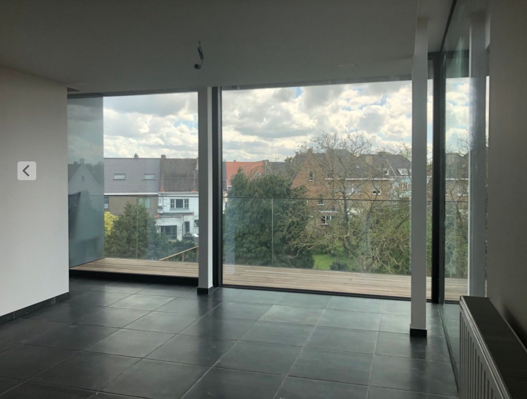 Recent 2-slaapkamer duplex appartement met terras en garage foto 2