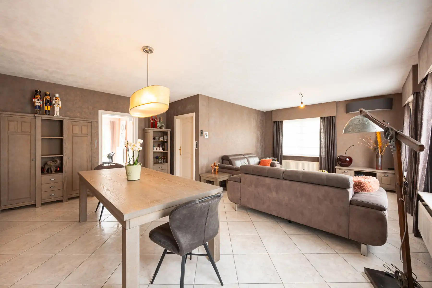 Energiezuinige, karaktervolle HOB met garage en leuke tuin foto 3