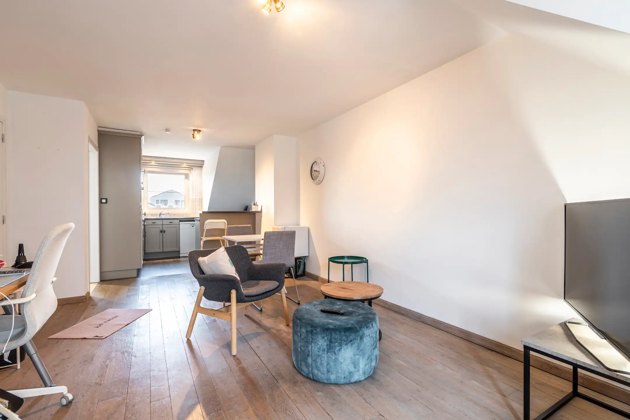 Instapklaar 1-slpk app met groot ZW-terras in Gierle foto 3