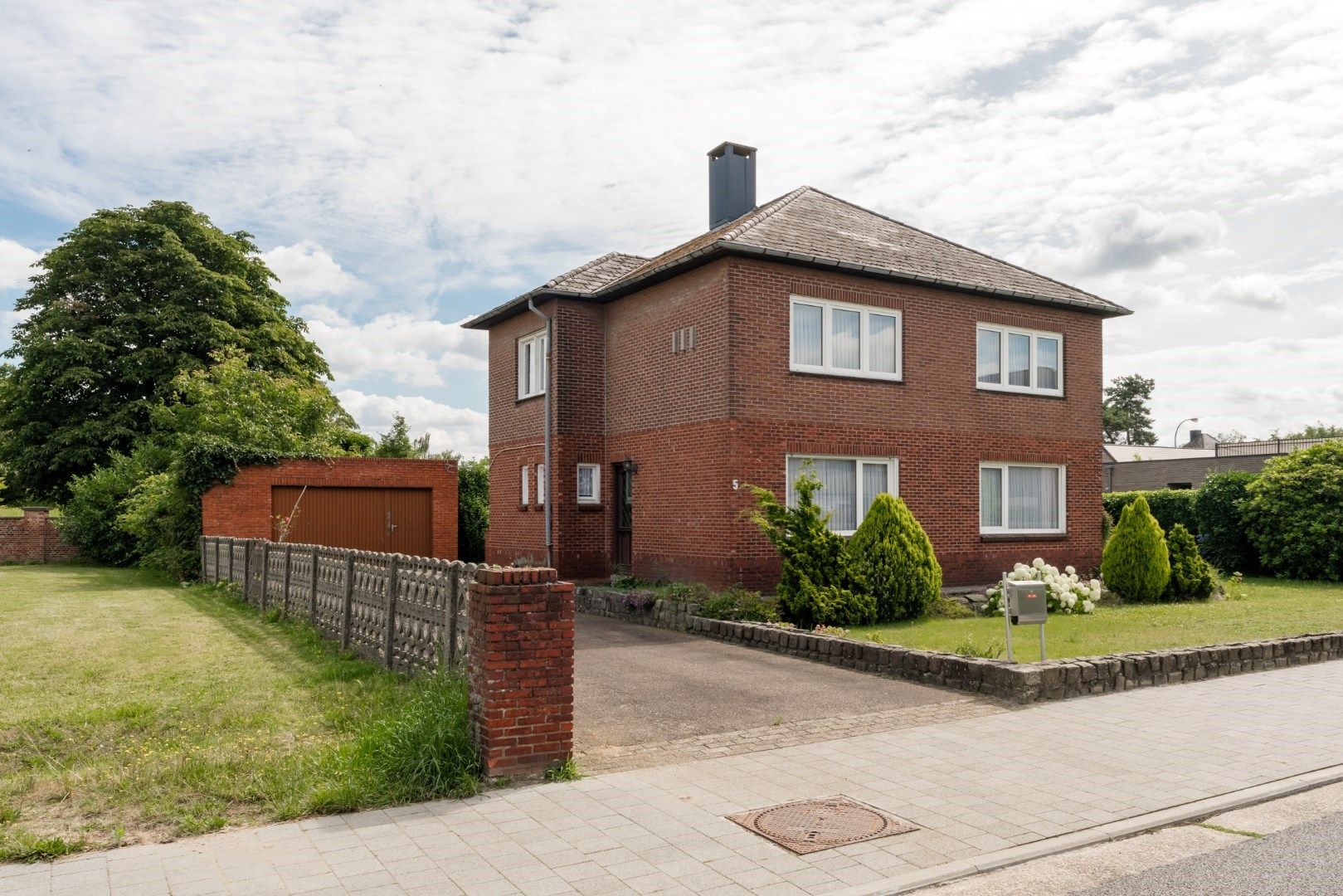 Vrijstaande woning op toplocatie in Overpelt te koop! foto 3