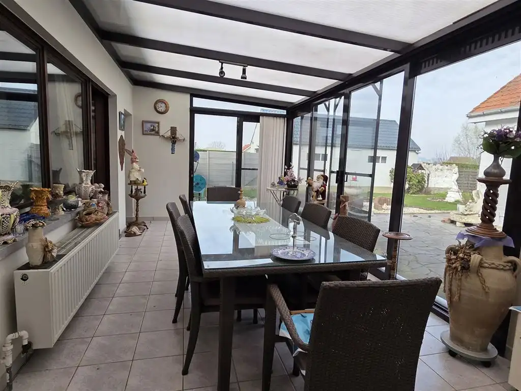 Ruime, op te frissen 3-gevelw met 4 slpks, gar en tuin foto 11