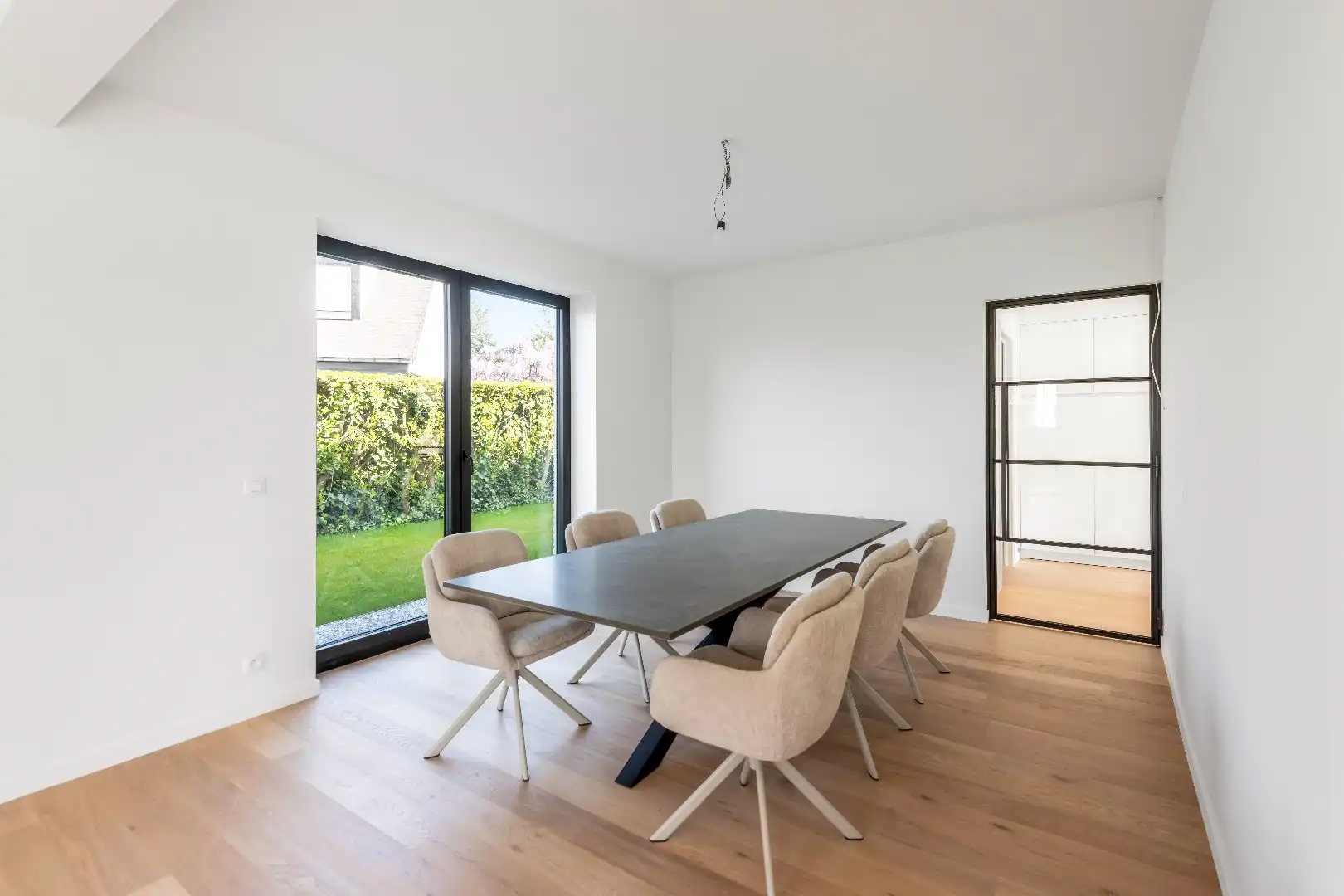 Prachtige nieuwbouw villa met zwembad in een rustige omgeving foto 12