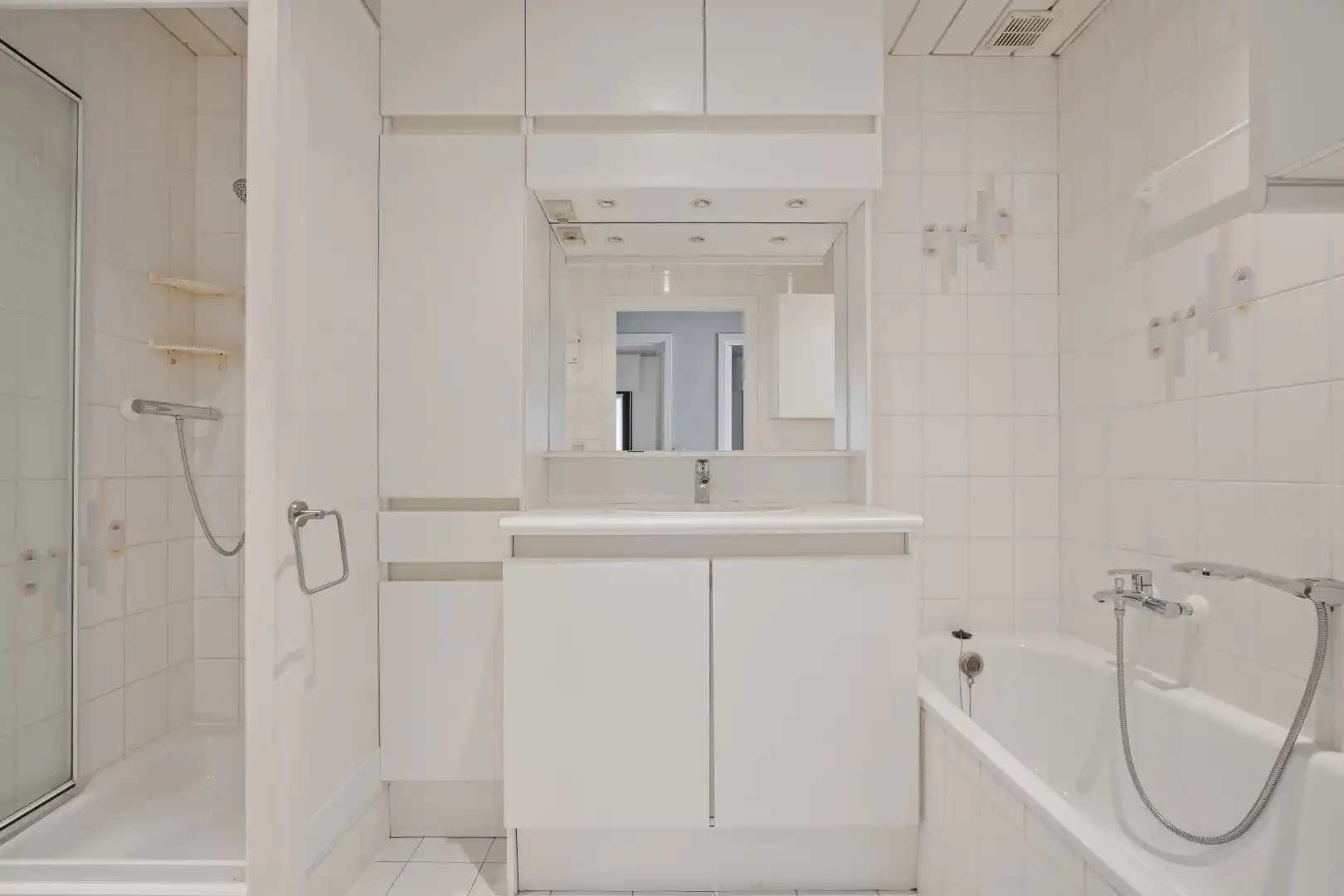 Rustig gelegen open bebouwing (type bungalow / gelijkvloerswoning) met 3 slaapkamers en prachtige tuin te Diksmuide. foto 10