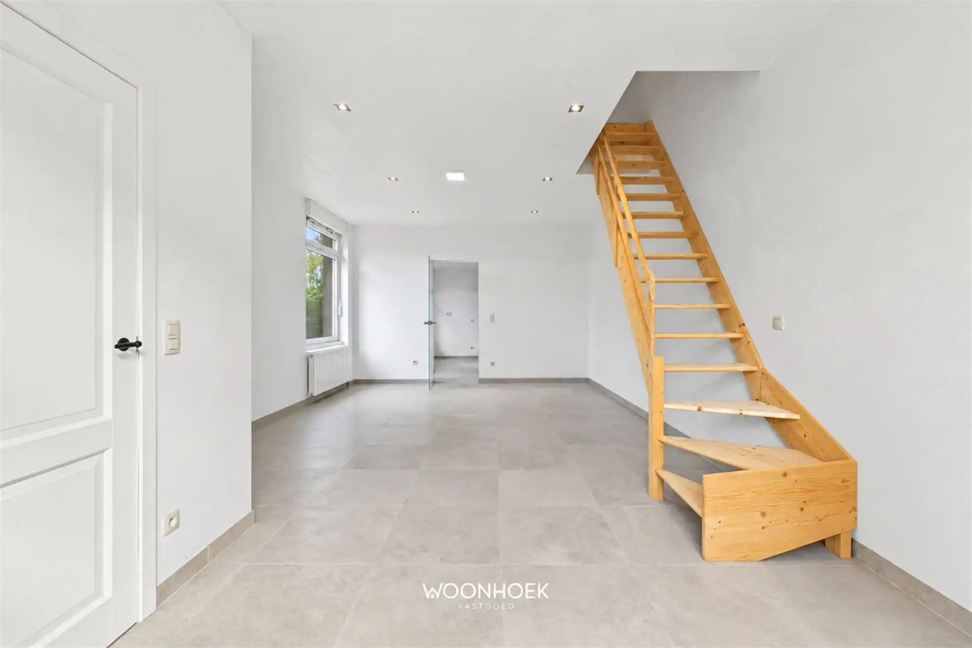 HO bebouwing met 4 slaapkamers op een perceel van 937 m² foto 3