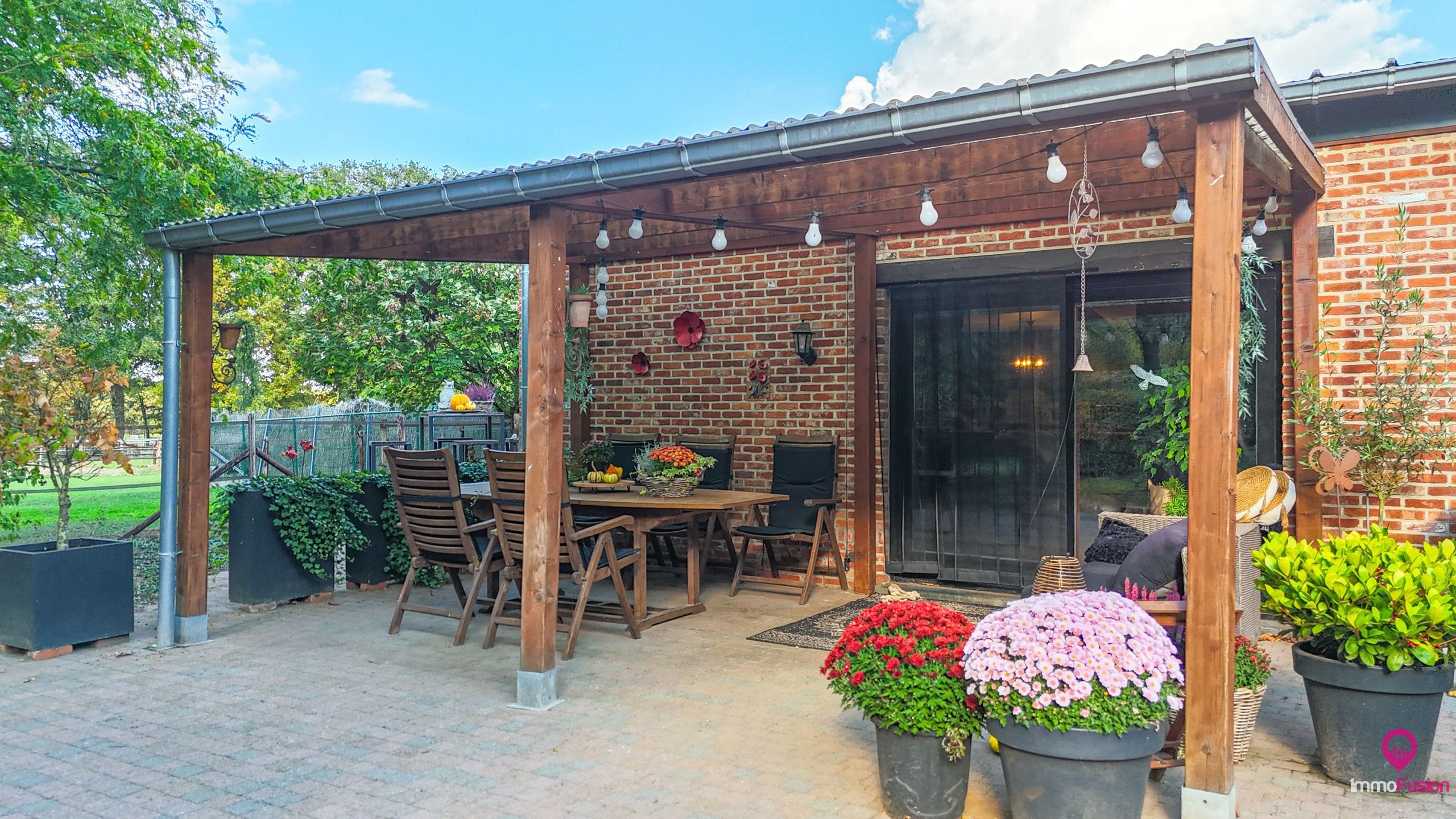 Idyllische woning met 2 slaapkamers, weide en stallen! foto 53