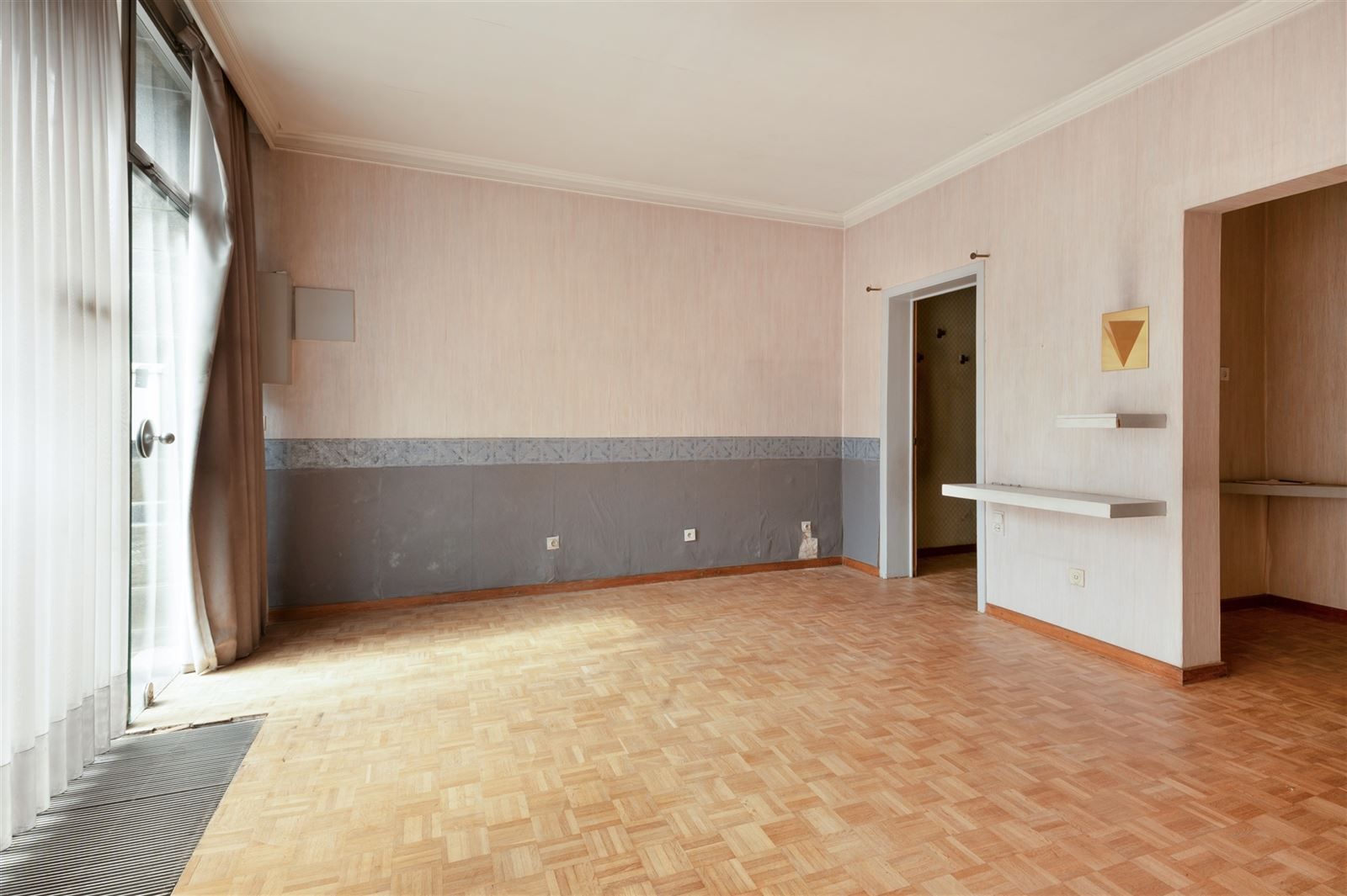 karaktervolle woning met handelsruimte in hartje Zottegem! foto 6