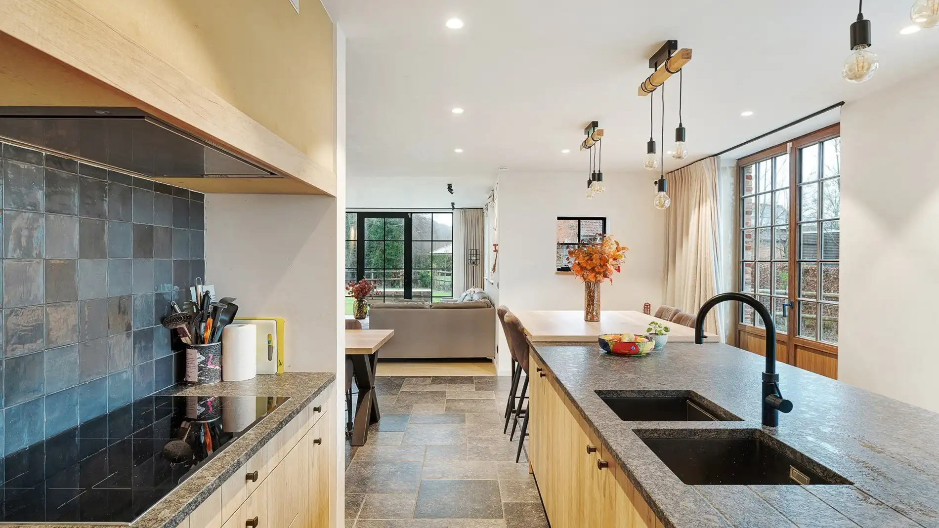 Fantastisch huis op een groene locatie te Moerkerke foto 7