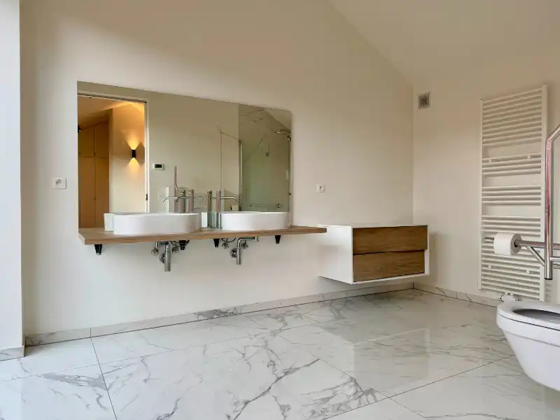 PENTHOUSE SERVICEFLAT MET 3 SLPK, 2 BADK, 2 TERRASSEN foto 17