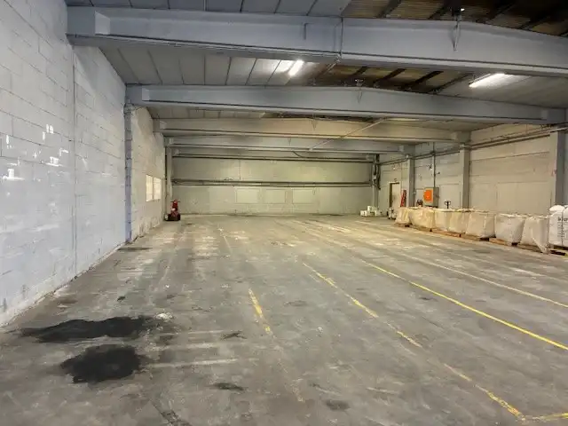 4 magazijnen met verschillende afmetingen in Sint-Niklaas foto 8