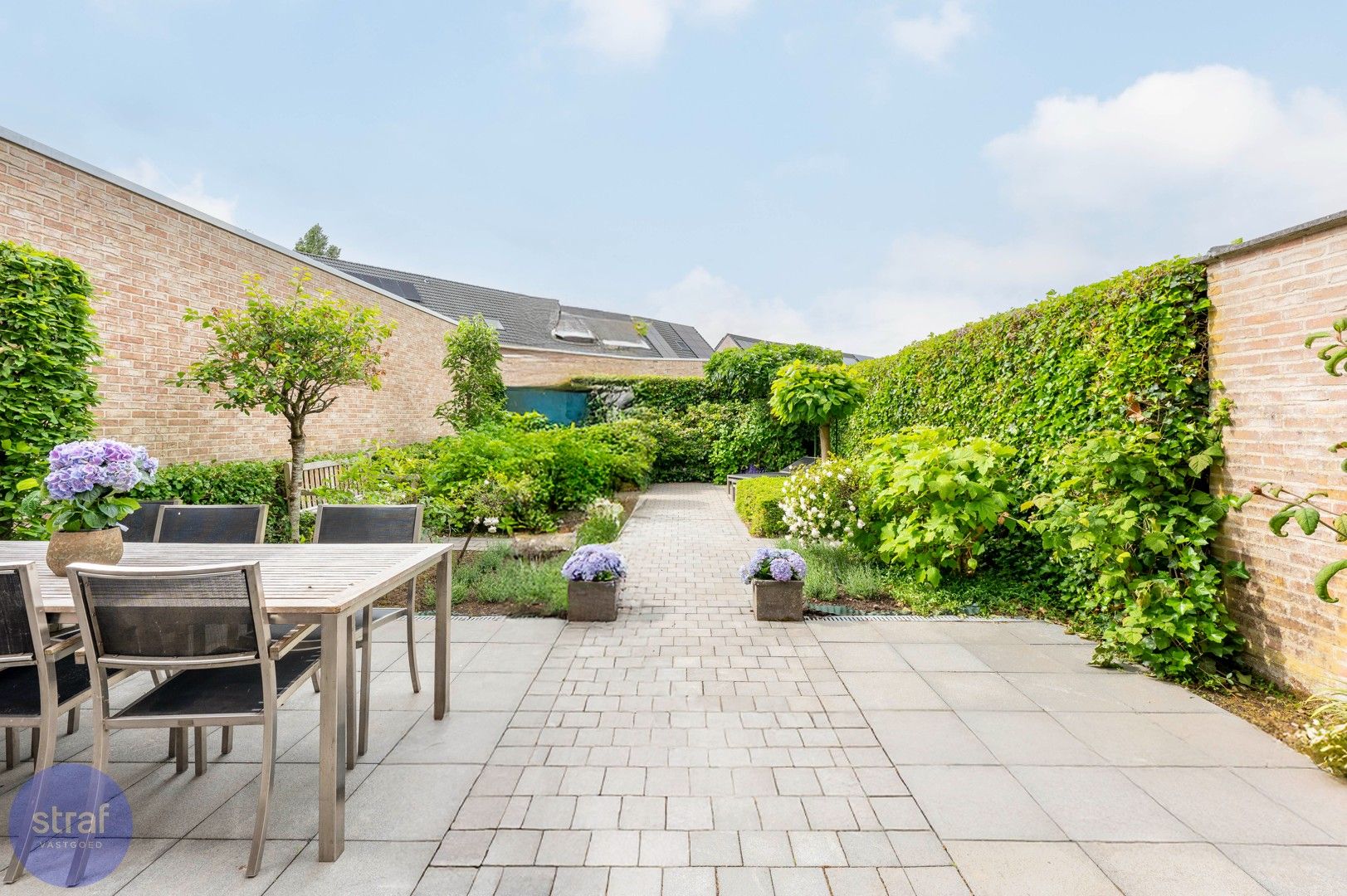 Gezellig huis met toffe tuin en twee garages in Zwijndrecht foto 6