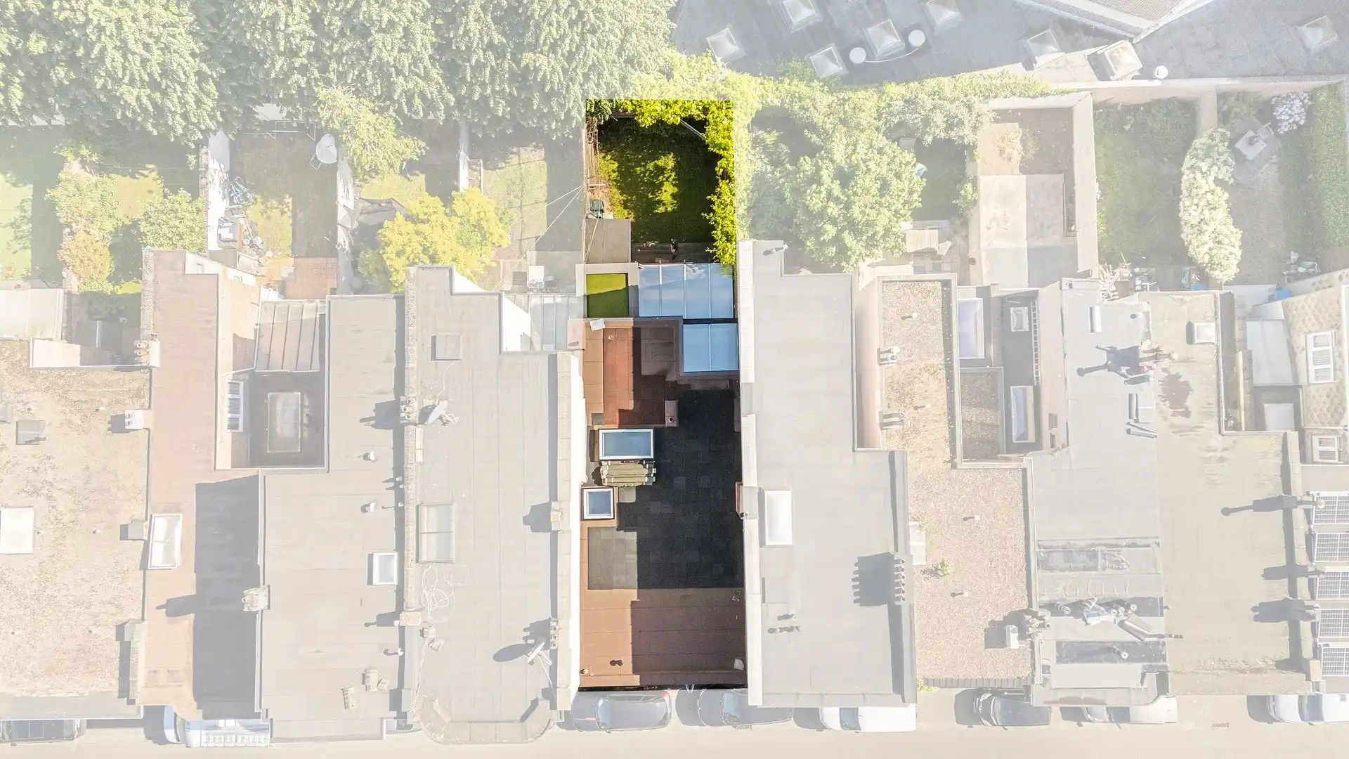 Gerenoveerde één/meergezins/kangeroe woning met 4 mog 5 slaapkamers en tuin. foto 3
