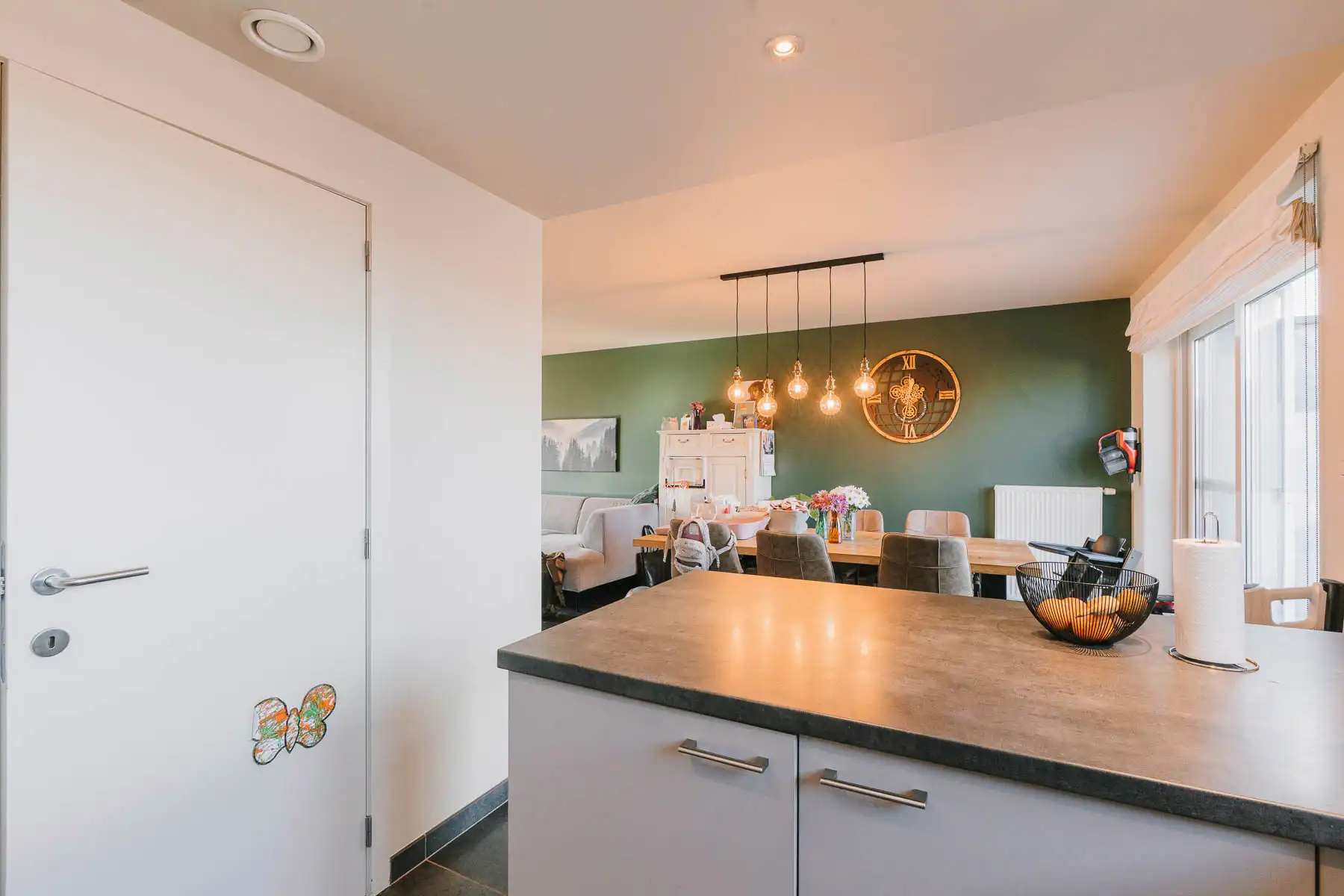 Lichtrijk en ruim appartement met riant terras op toplocatie foto 8