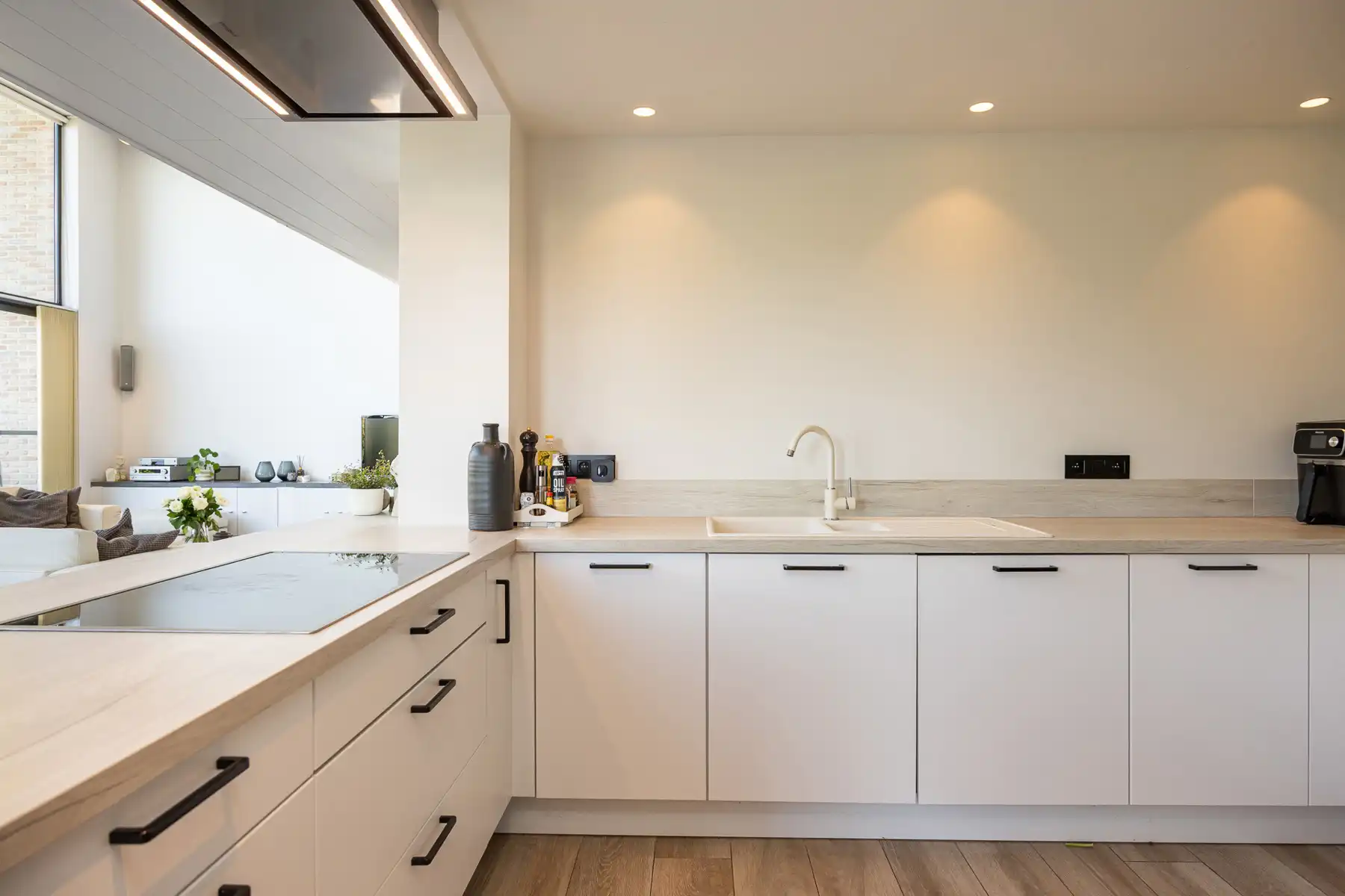 Riante, vrijstaande villa met 4 slaapkamers, zwembad en bijgebouw op een perceel van 2.680m². foto 12