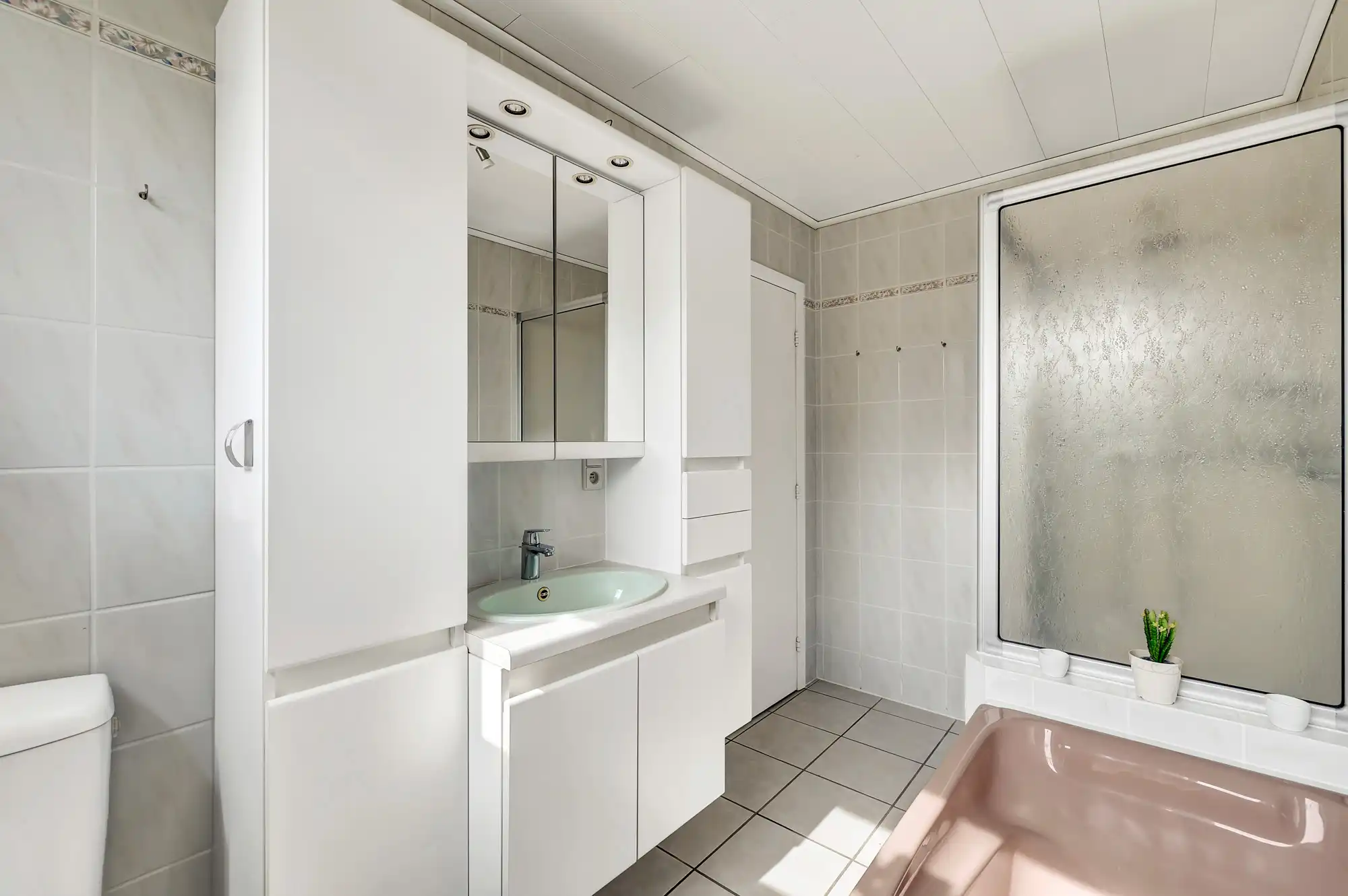 Goed onderhouden woning met garage op strategische locatie foto 10