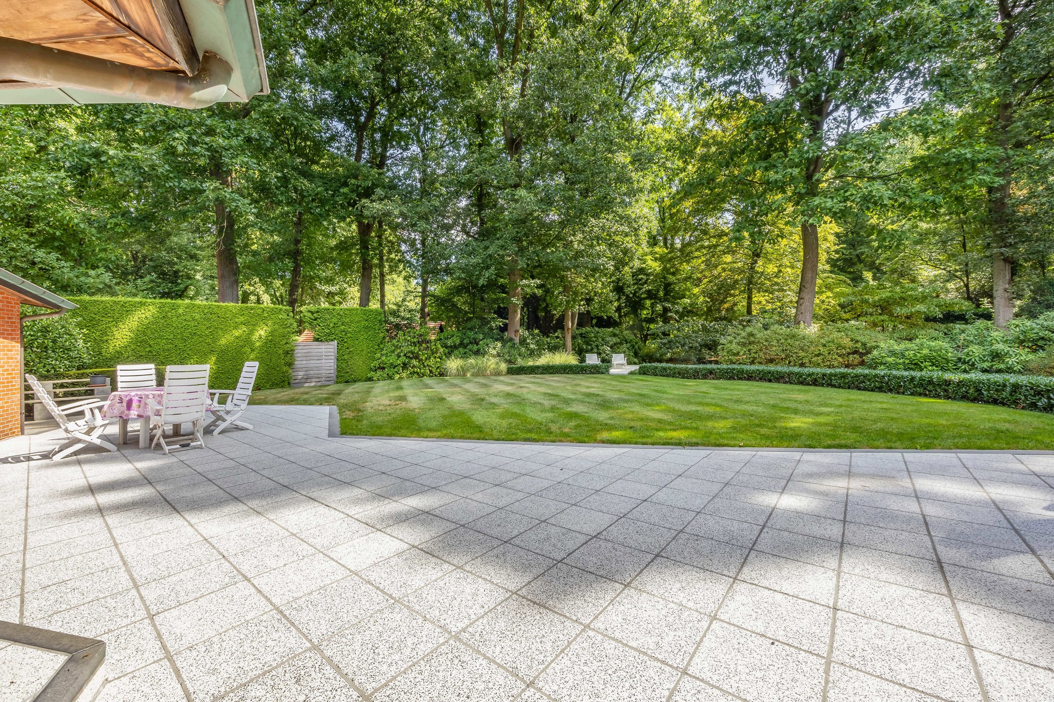 Architecten laagbouwwoning in groene, idyllische omgeving foto 17