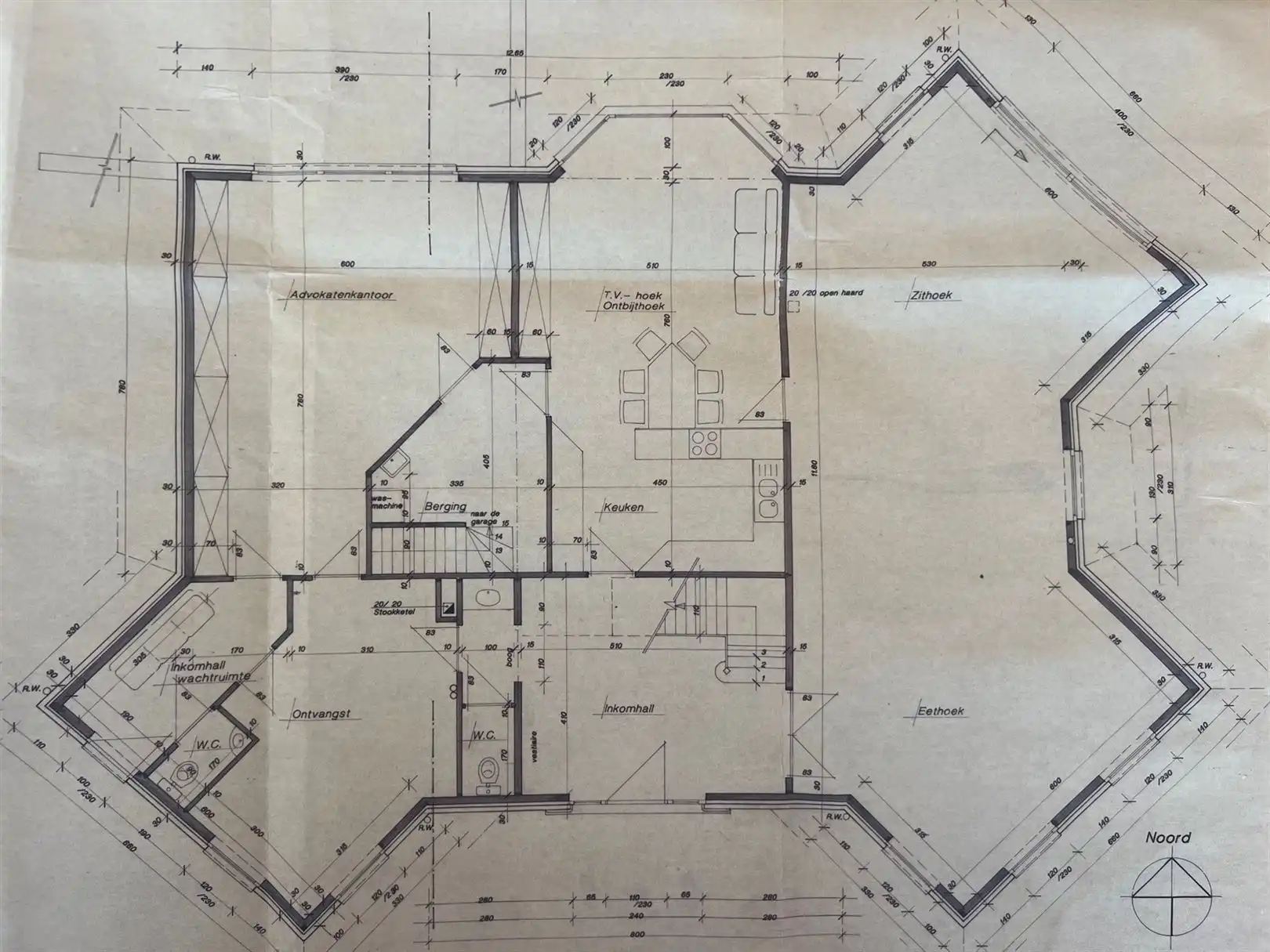 Riante villa voor vrij beroep of kantoor met woonst foto 47