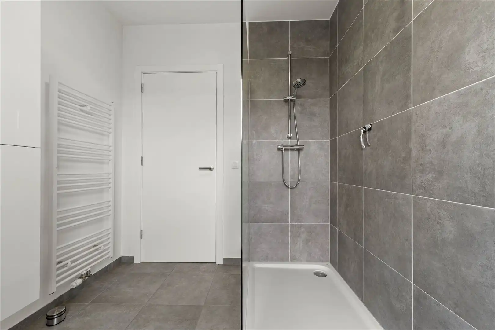 TE KOOP: Modern 1-slaapkamerappartement met zuidgericht terras te Hasselt! foto 9