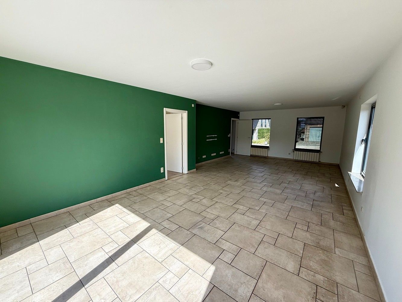 Ruime villa met 4 slaapkamers te huur! foto 4