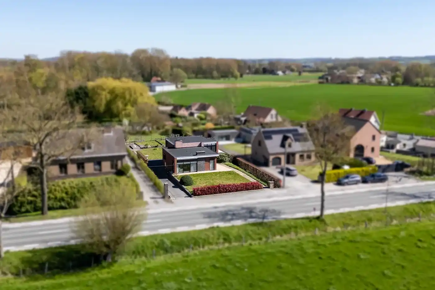 Ruime alleenstaande woning te Kerkhove. foto 3