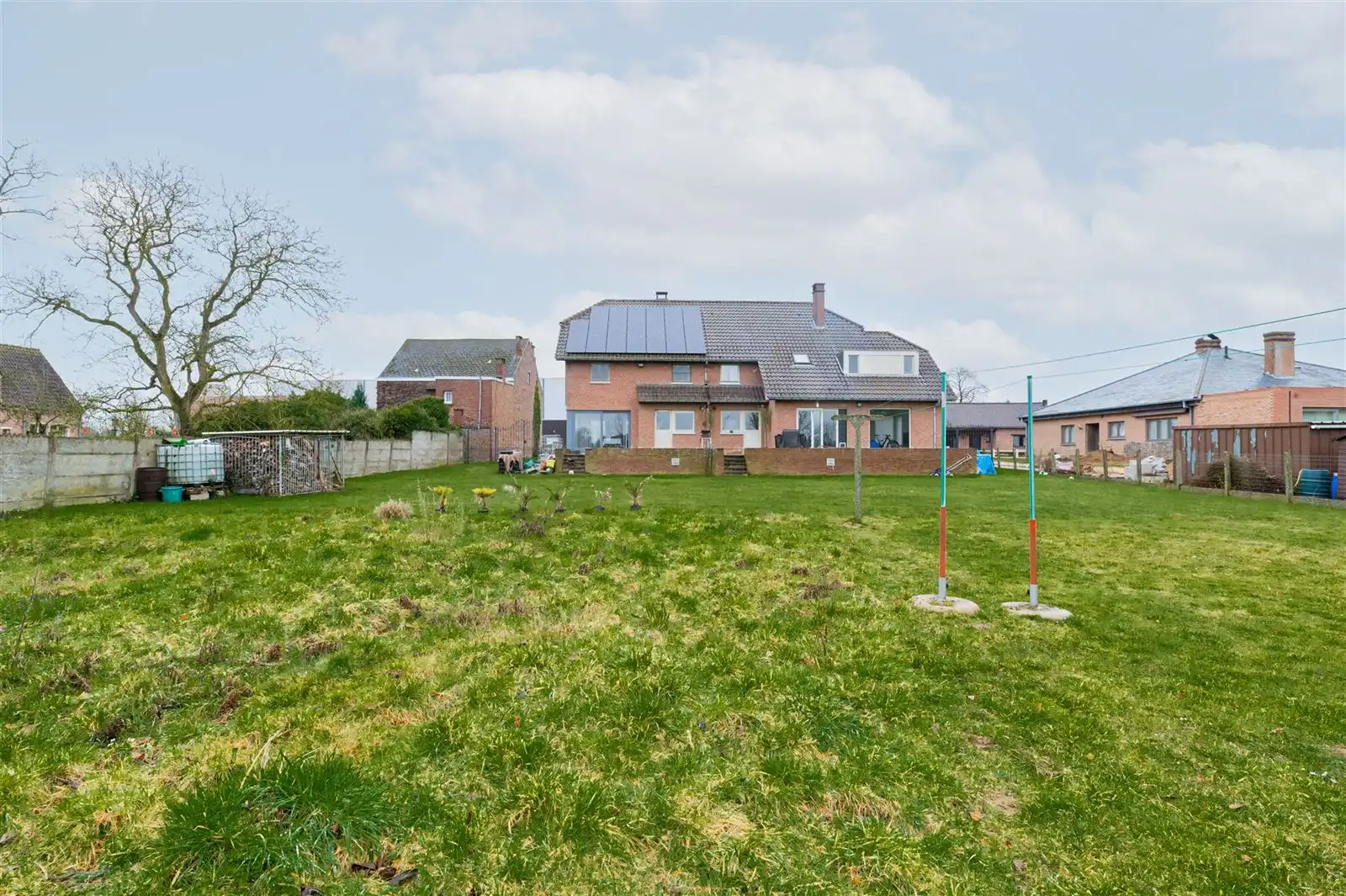 Landelijk gelegen gezinswoning met tuin op 12are30 foto 3