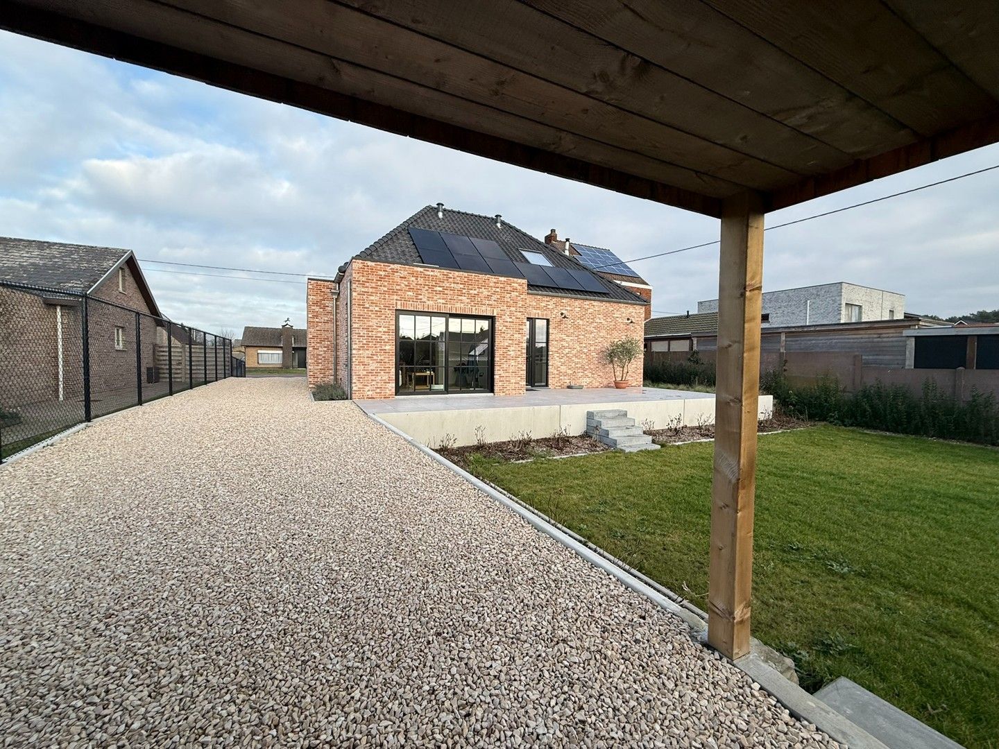 Prachtig instapklare woning met 3 slaapkamers en grote tuin te Leopoldsburg. foto 26