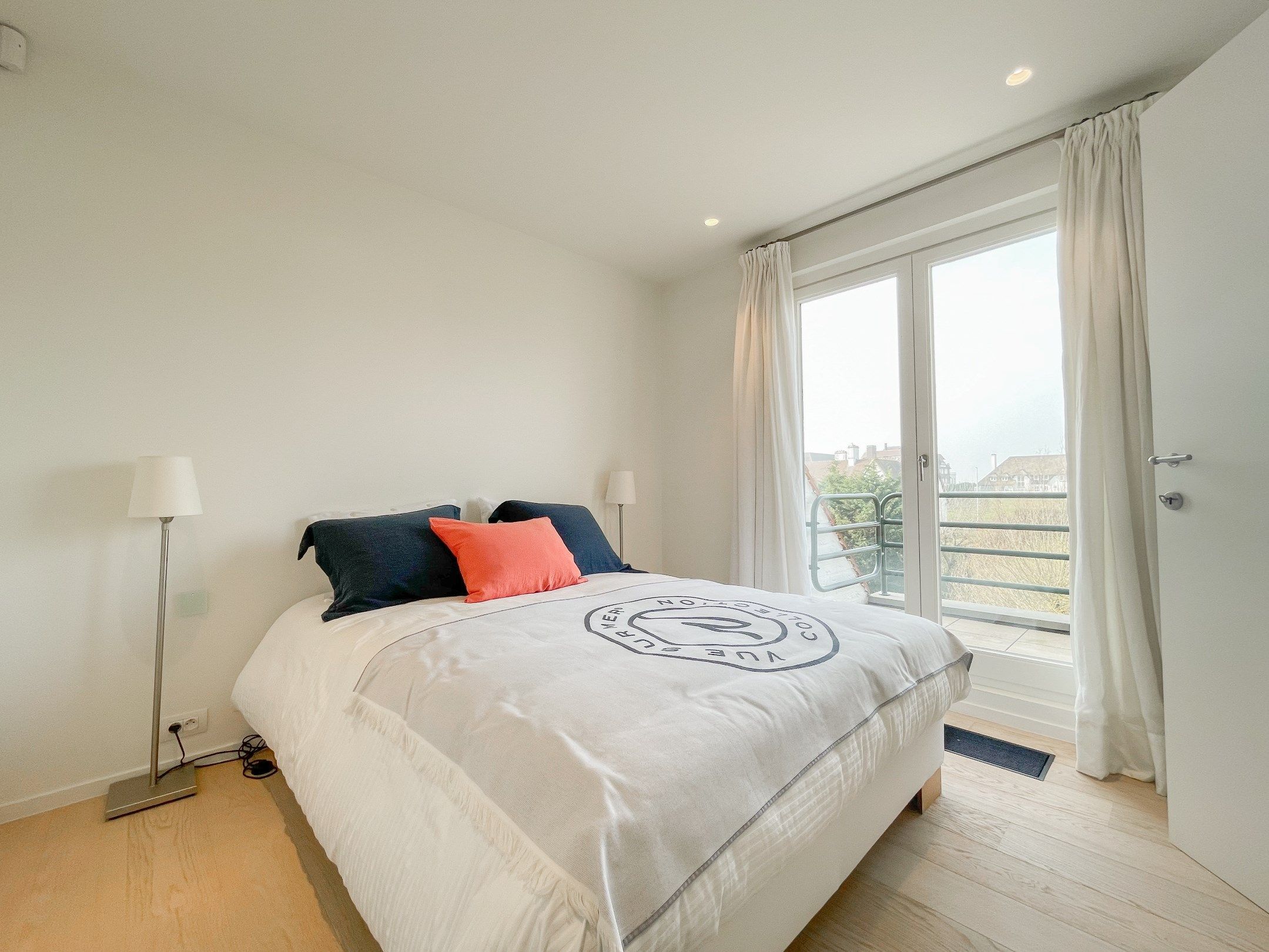 Subliem hoekappartement met ruime terrassen gelegen in het prestigieuze domein Tennis Garden. foto 27