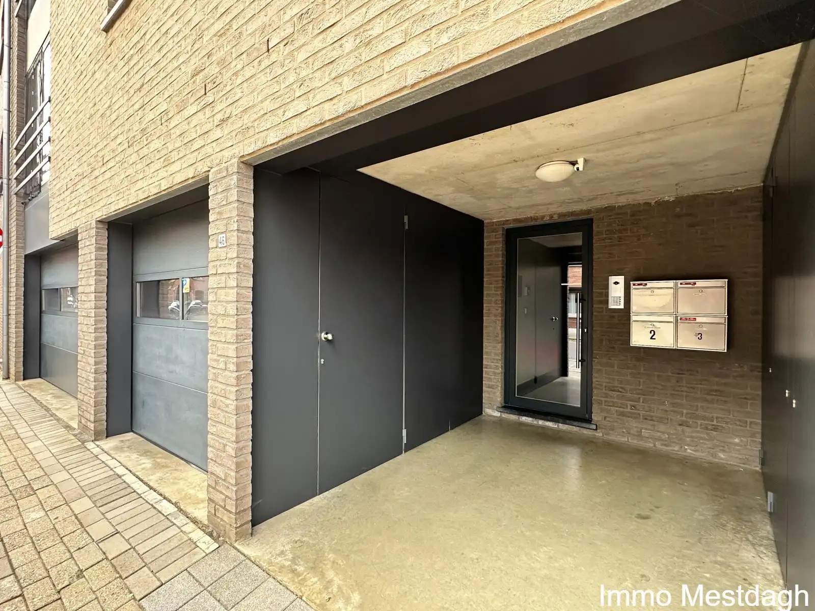 Ruim gelijkvloers appartement met tuin en autostaanplaats. foto 33