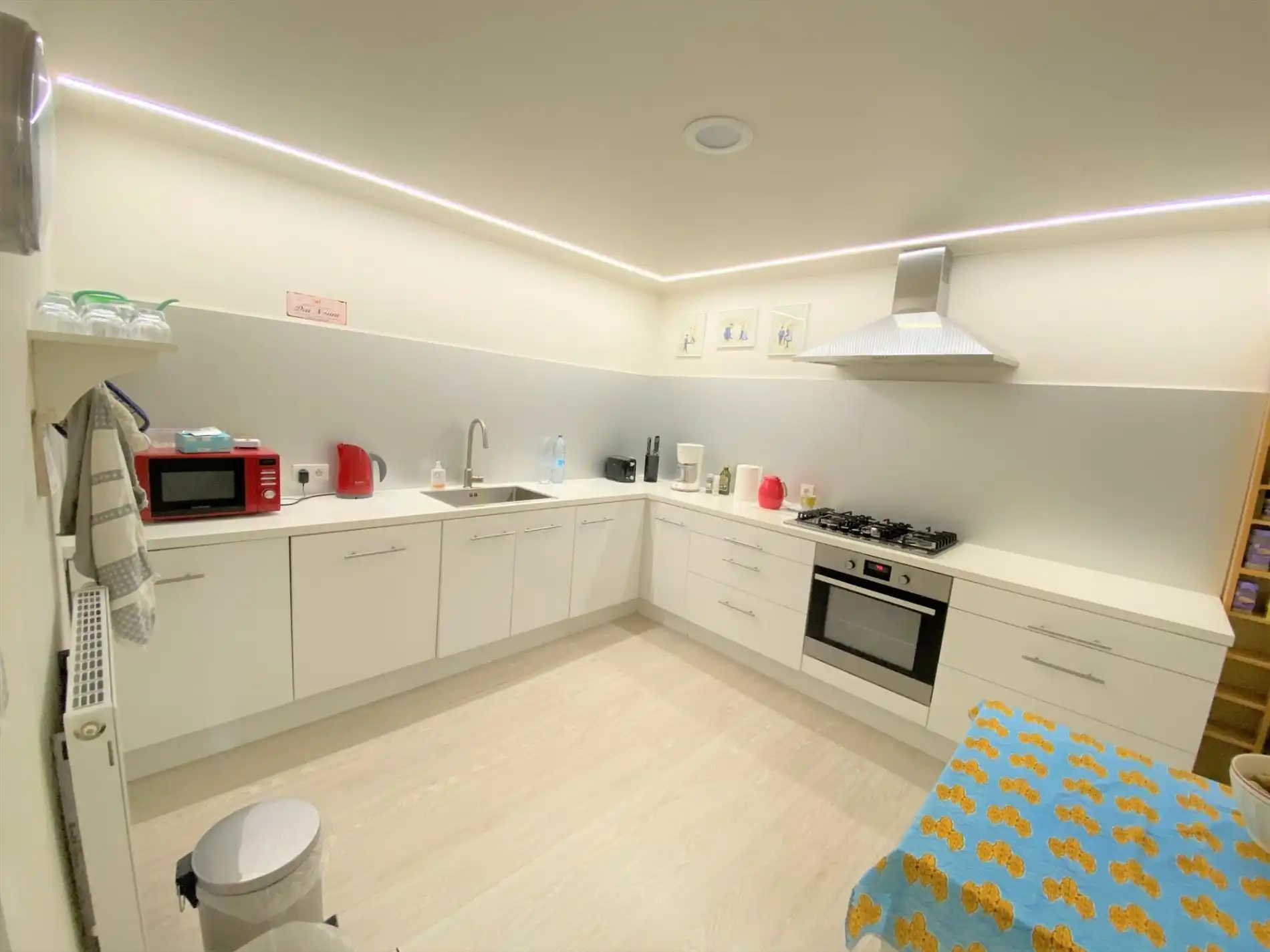 Ruim en aangenaam gelijkvloers appartement met kleine tuin achteraan  foto 5