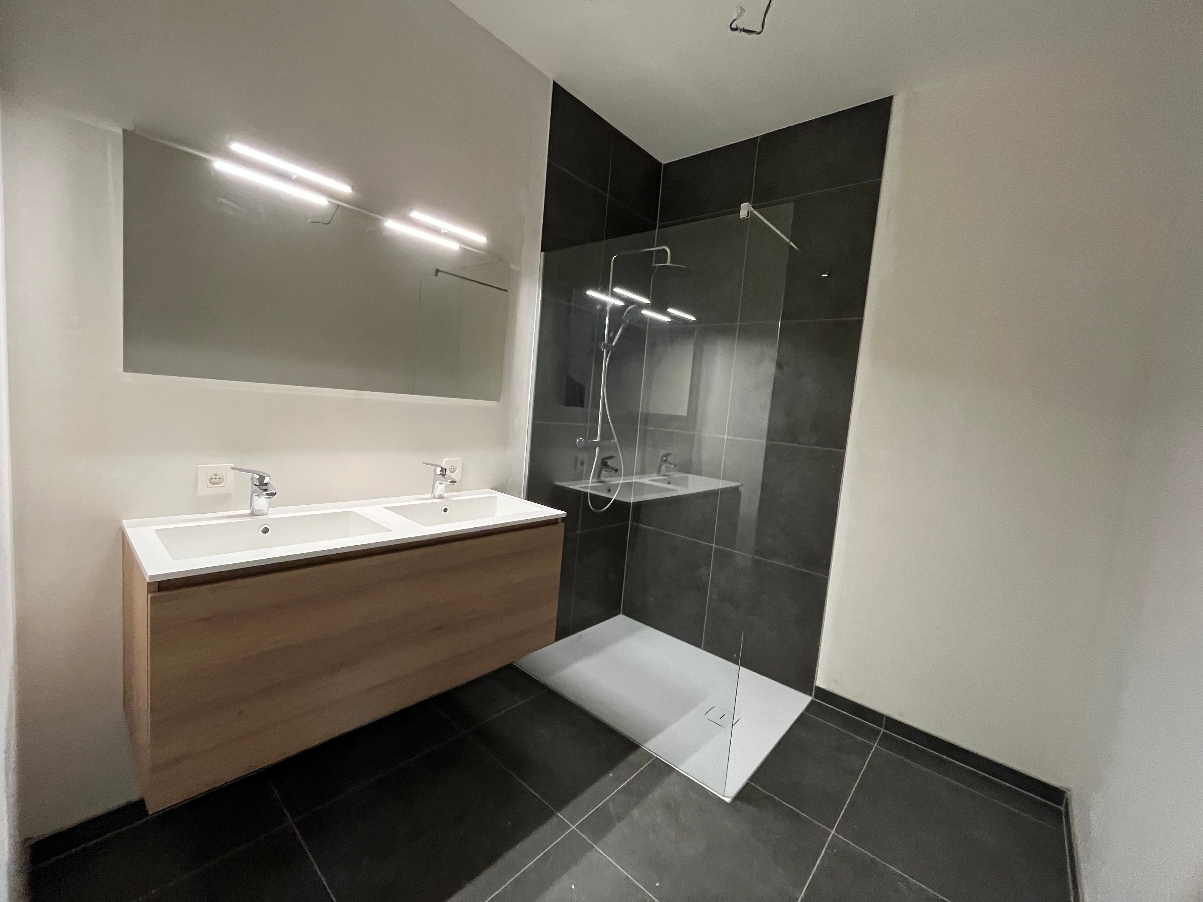 Zonovergoten nieuwbouw appartement + garage foto 20