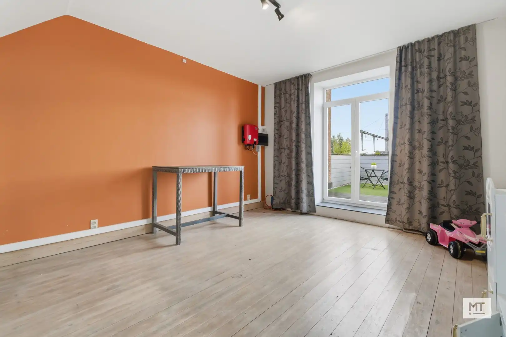 Bijzonder ruime herenwoning te koop in het centrum van Ieper foto 12