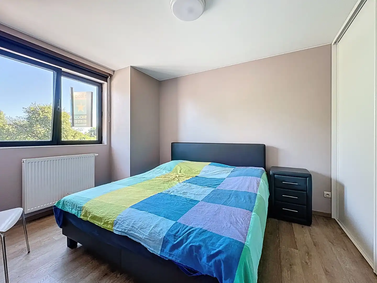 Ruim appartement met private tuin. foto 6