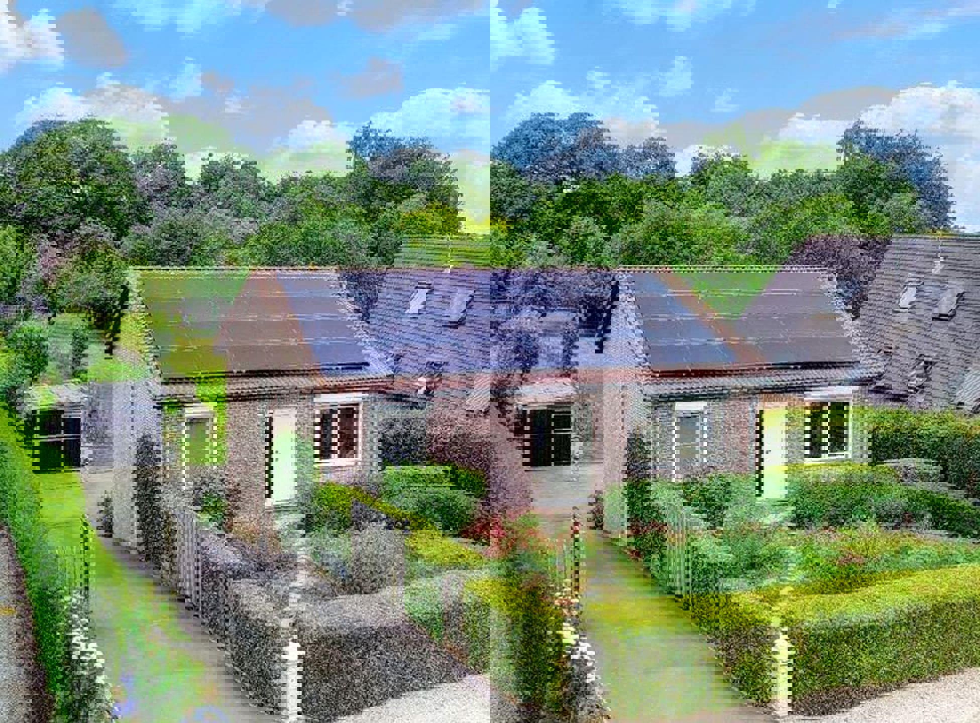 Instapklare woning met 2 slaapkamers en tuin foto {{pictureIndex}}