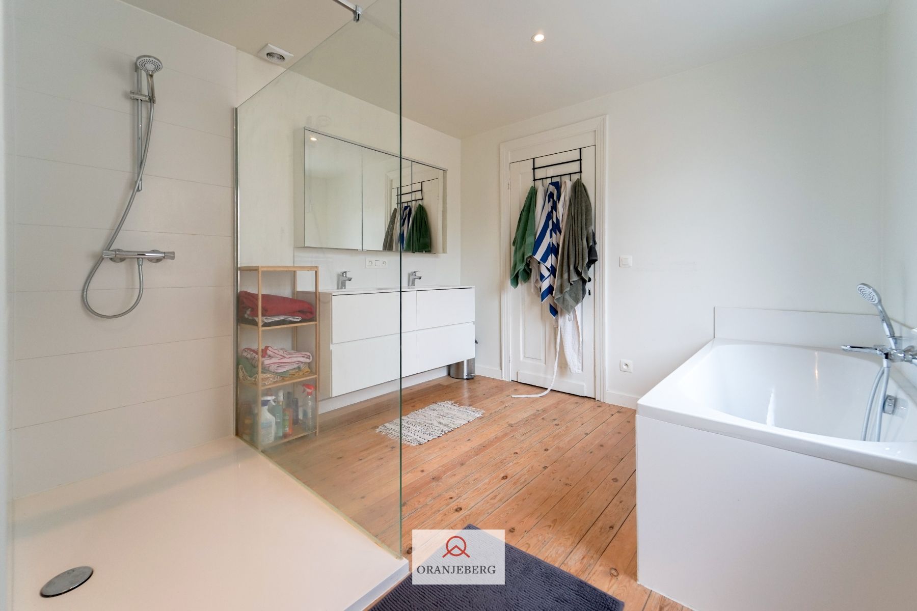 Gerenoveerde herenwoning met 4 slpk's vlakbij Muinkpark foto 33