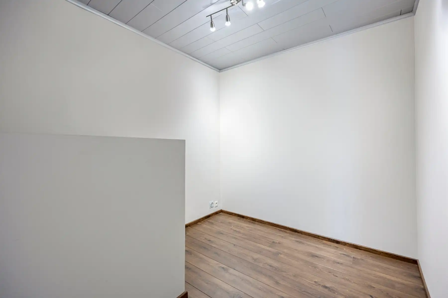 Commercieel gelijkvloers met woonst foto 22