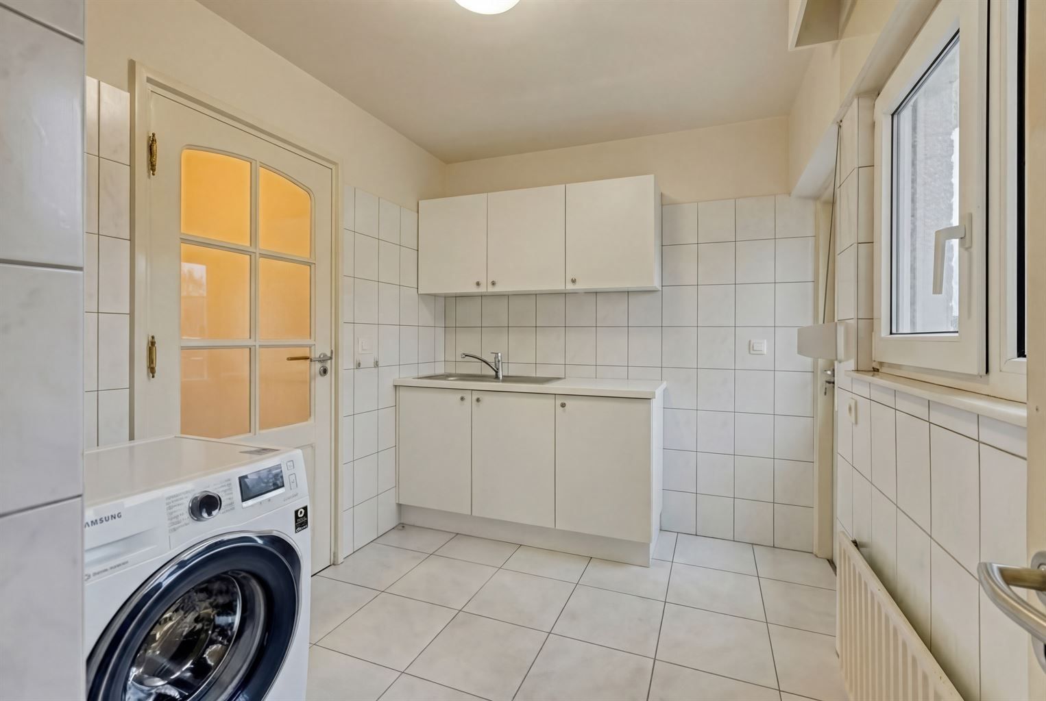 Vrijstaande woning met 3 slaapkamers, inpandige garage en een omheinde tuin, rustig gelegen nabij het centrum van Maaseik. foto 17