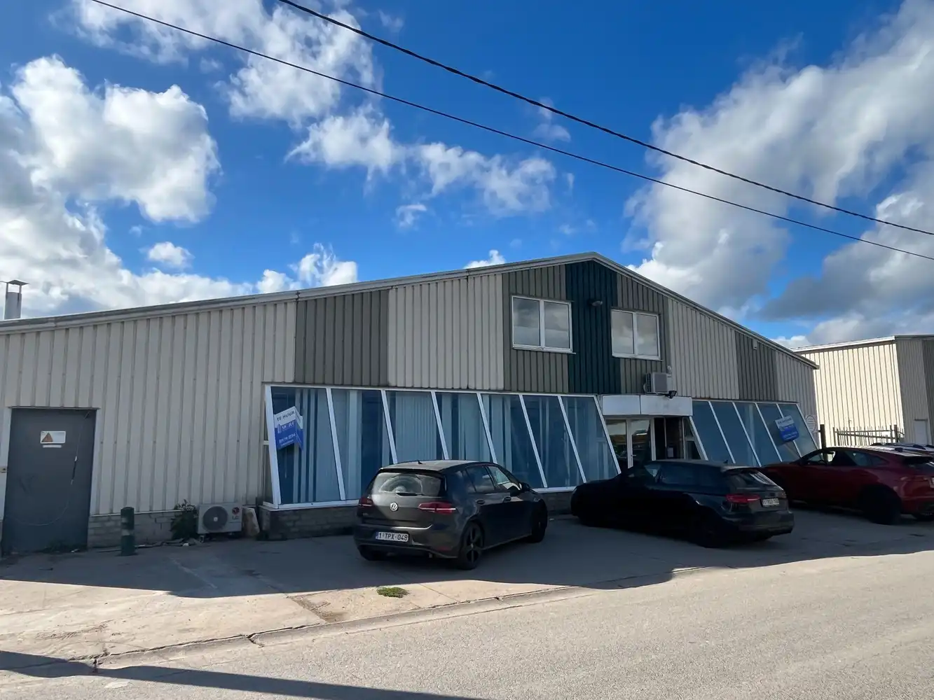 werkplaats met kantoren foto {{pictureIndex}}