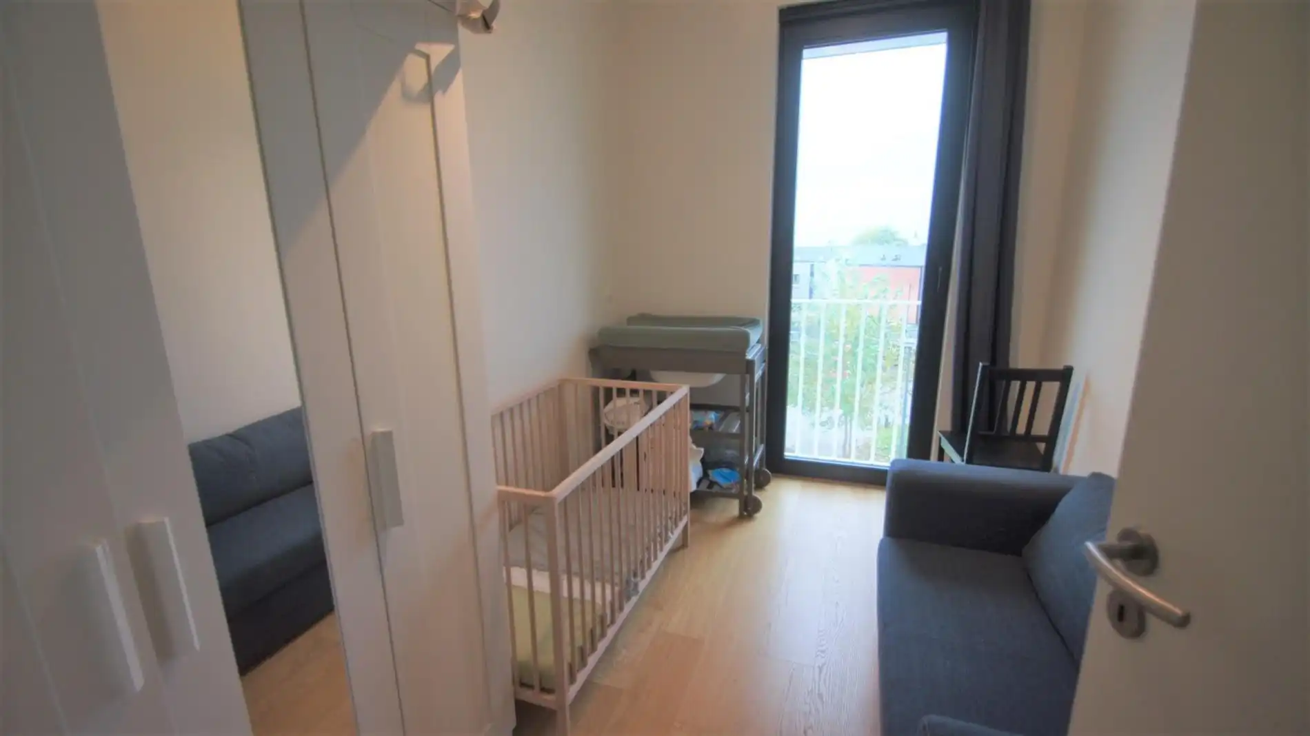 Ruim en recent 2 slpks-app. met terras en autostaanplaats foto 8