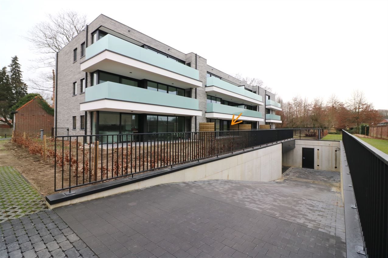  Ruim gelijkvloers app, garage, overdekt terras foto 6