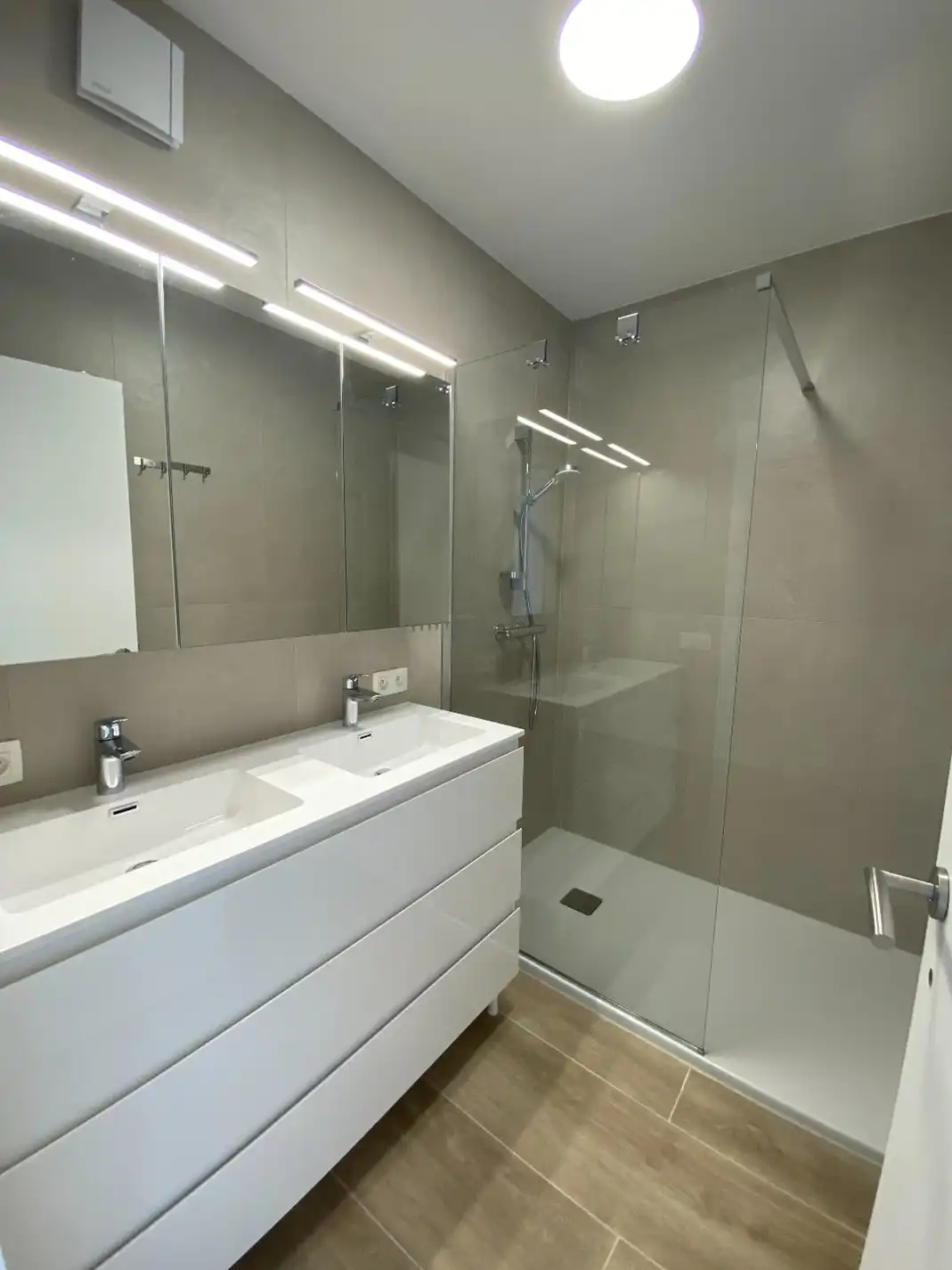 Appartement in centrum Wemmel met 2 slaapkamers en garagebox foto 6