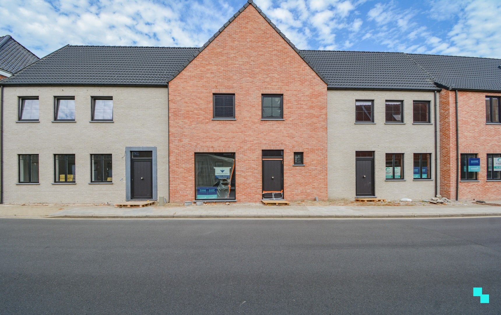 Verrassend ruime nieuwbouwwoning in centrum Aartrijke foto 8