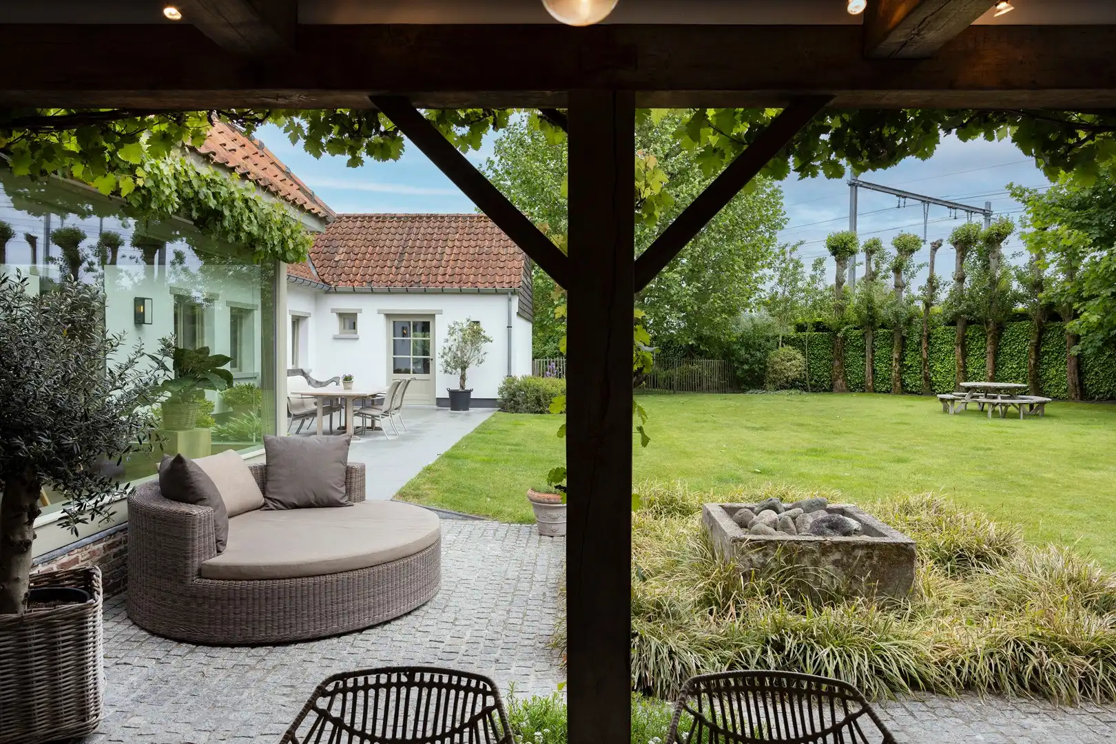 Zeer charmante woning met kwalitatieve, landelijke stijl. foto 16