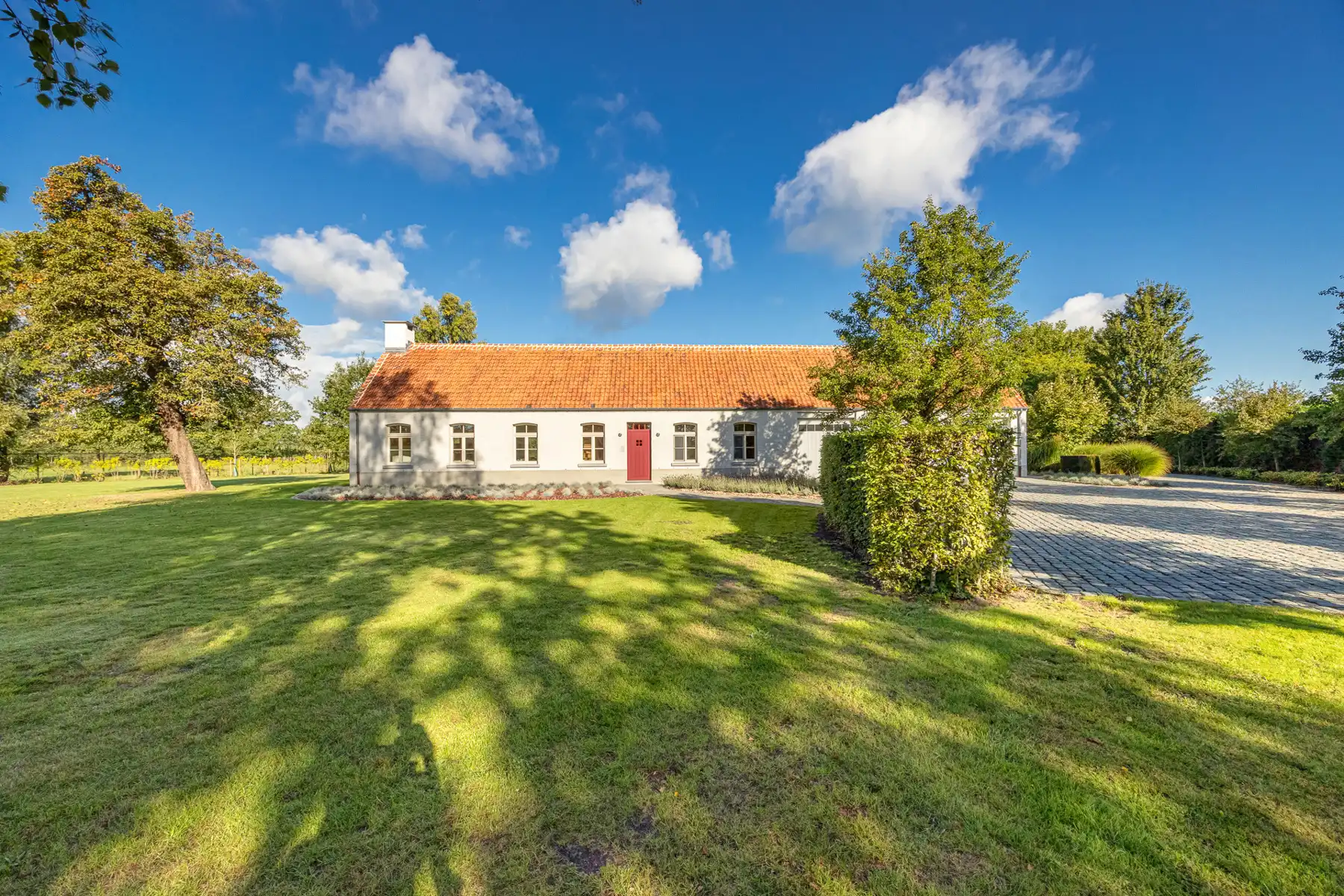 Uitzonderlijk gerenoveerde hoeve op ca. 7480 m² foto 34