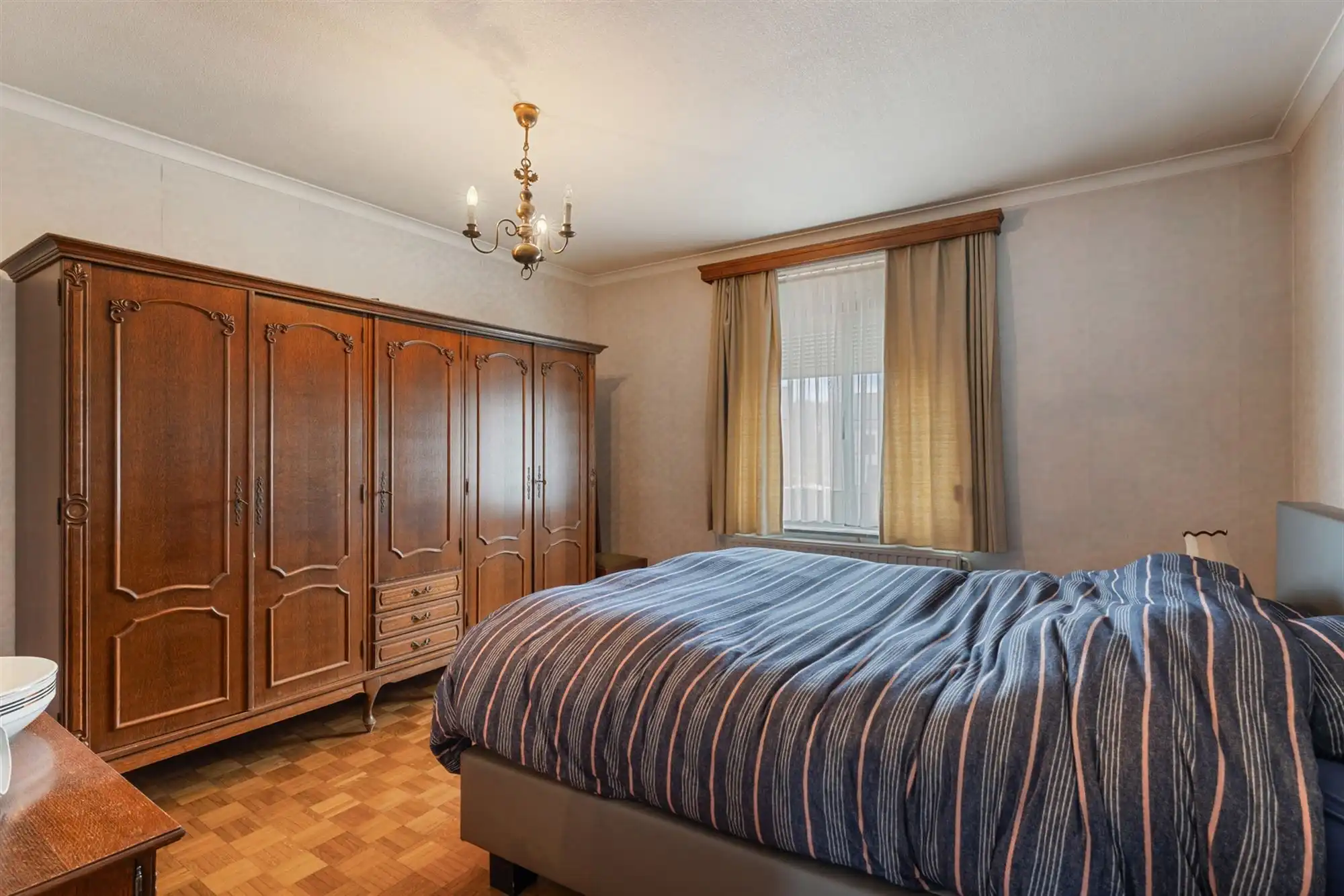 RUIME WONING MET 6 SLAAPKAMERS VLAK BIJ KOERSEL CENTRUM foto 12