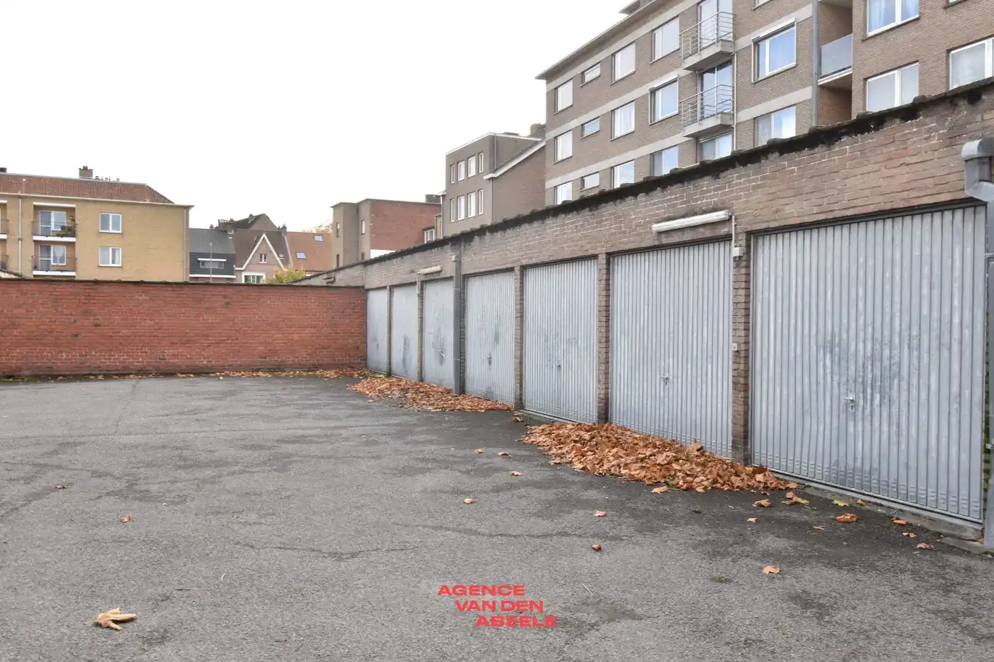 Uitzonderlijk breed appartement met 2 slaapkamers en terras foto 12